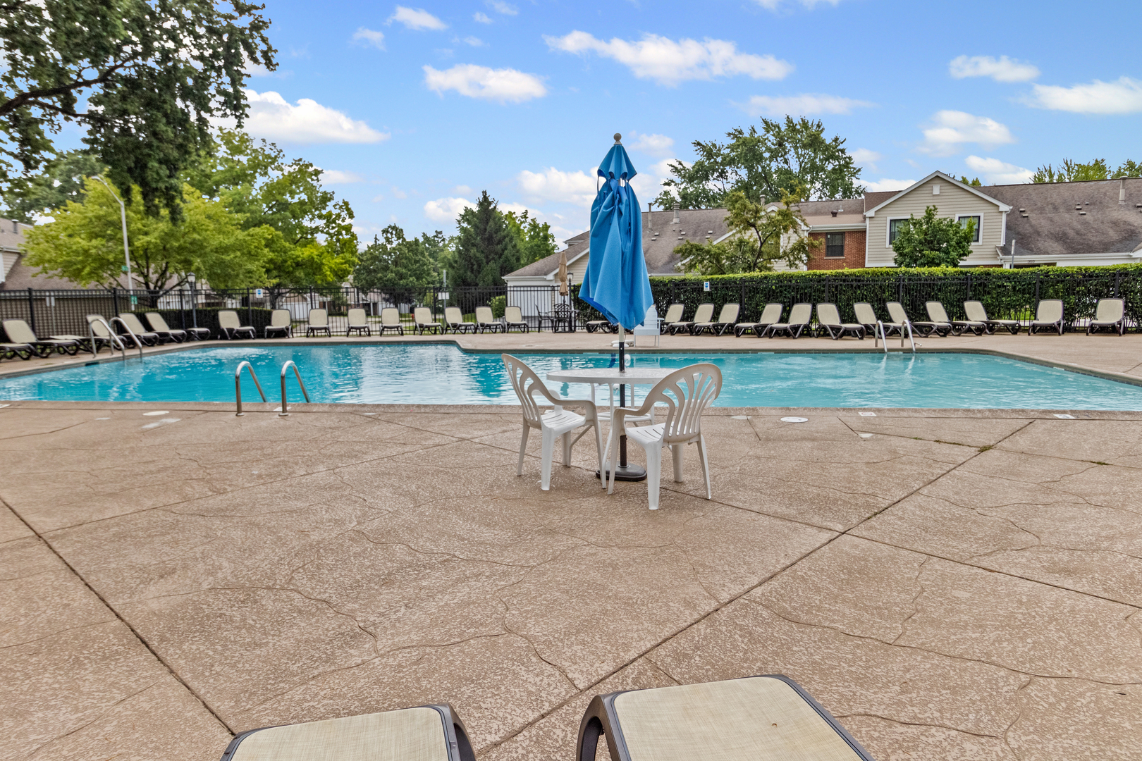 91 Lambert Drive #B1, Schaumburg, IL 60193