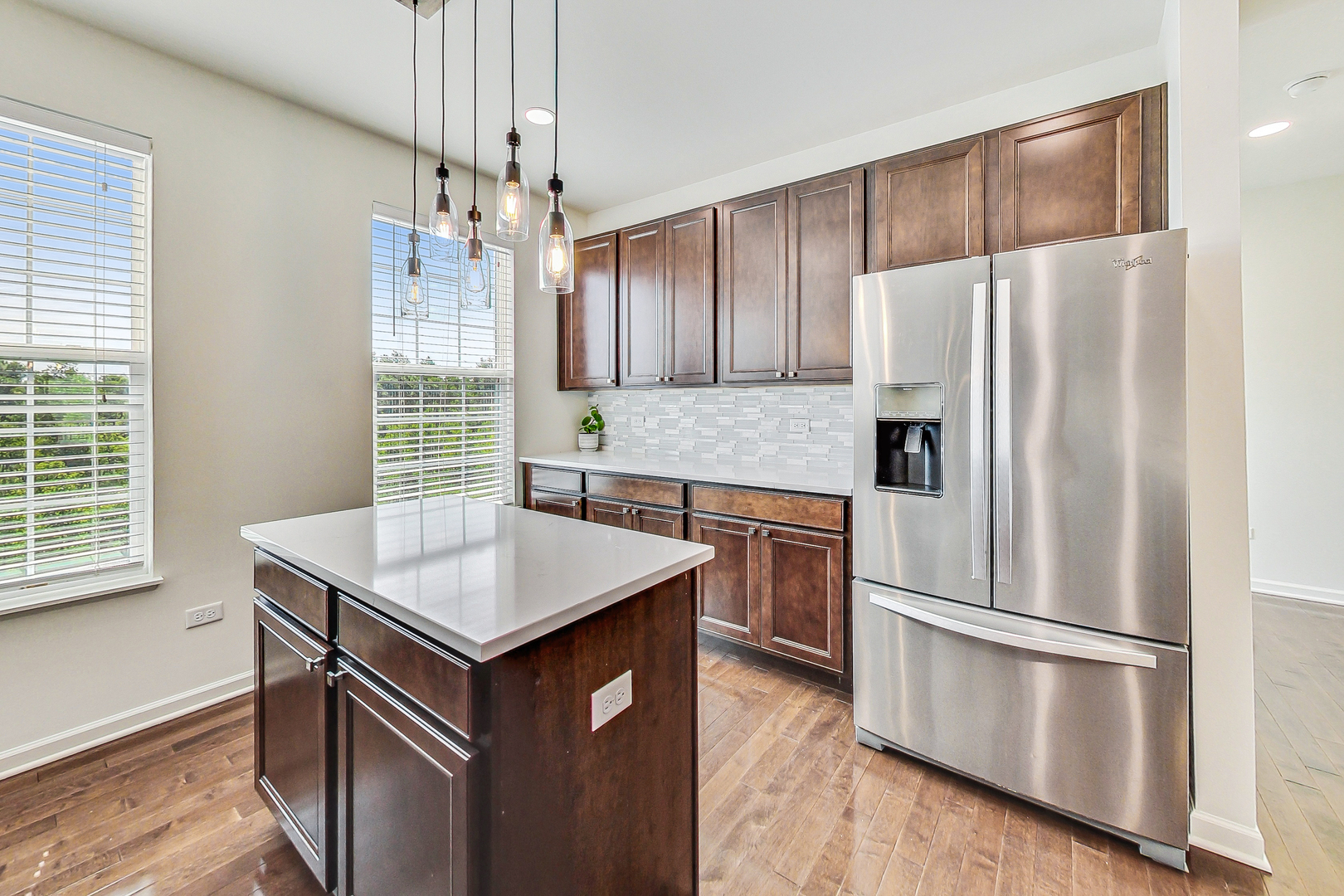 598 Station Park Circle #598, Grayslake, IL 60030
