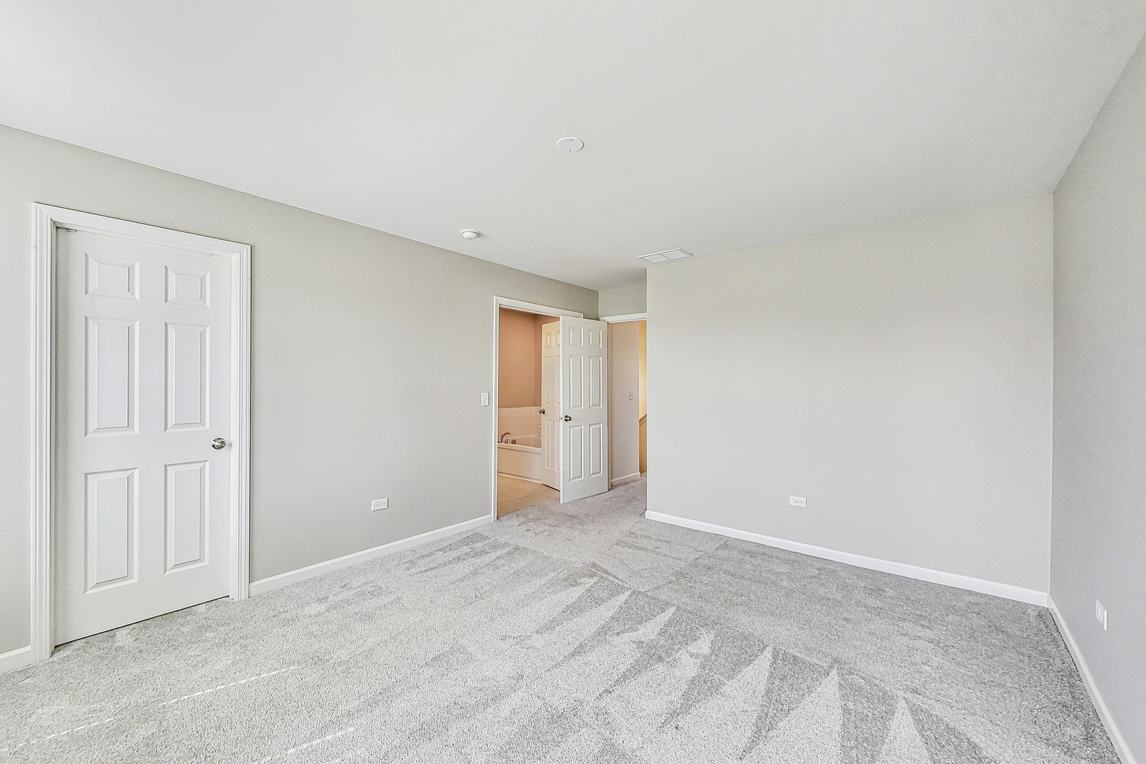 598 Station Park Circle #598, Grayslake, IL 60030
