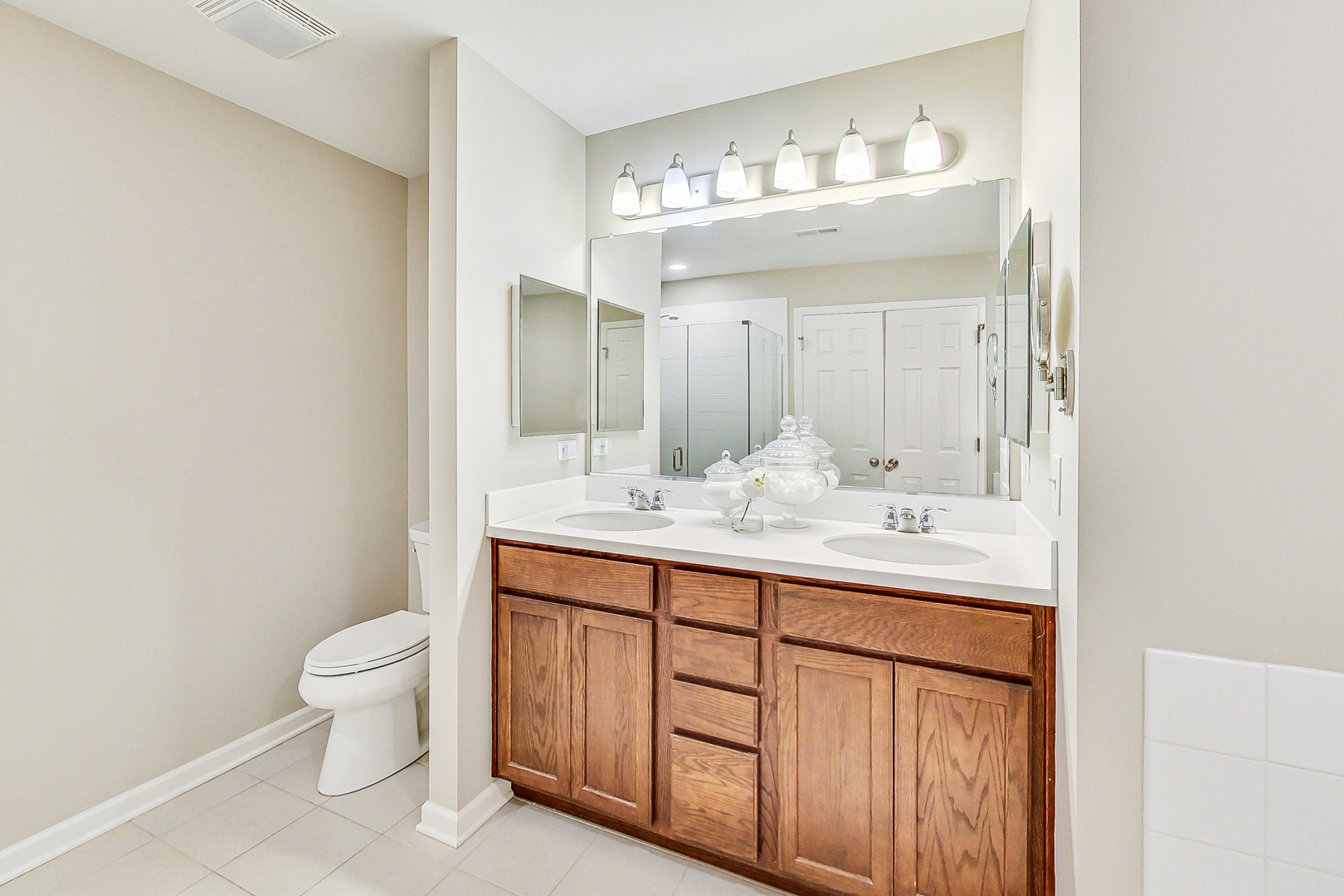 598 Station Park Circle #598, Grayslake, IL 60030
