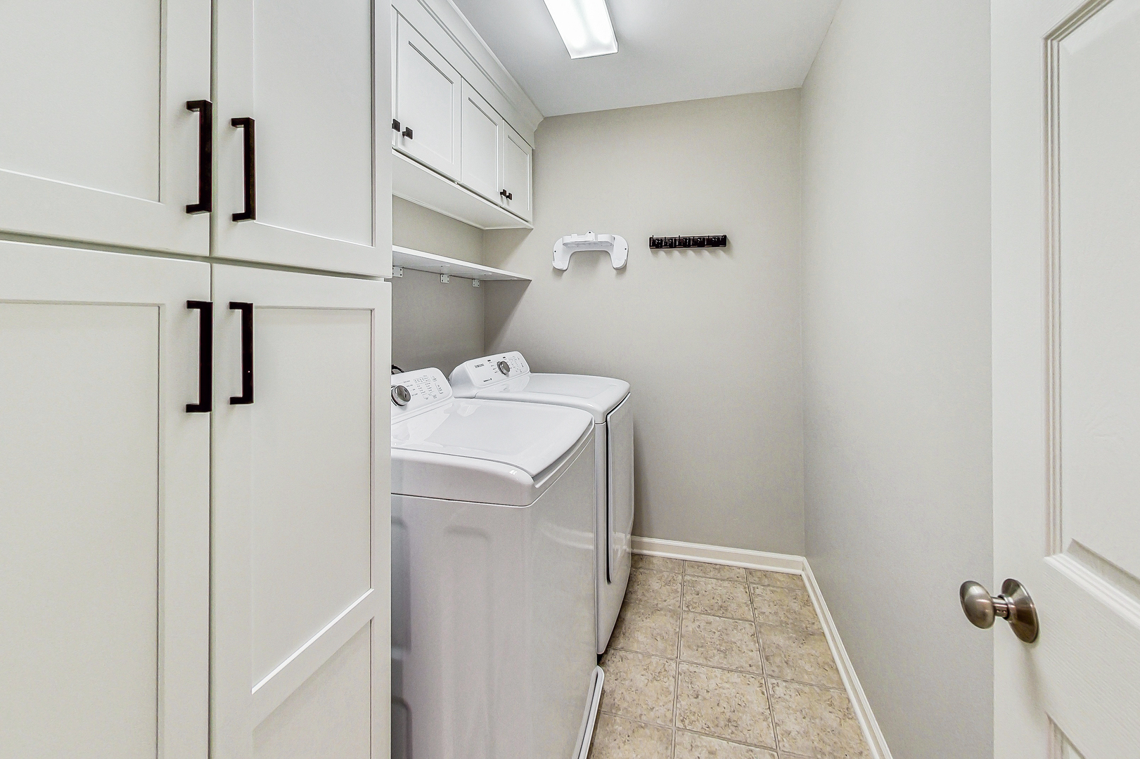 598 Station Park Circle #598, Grayslake, IL 60030