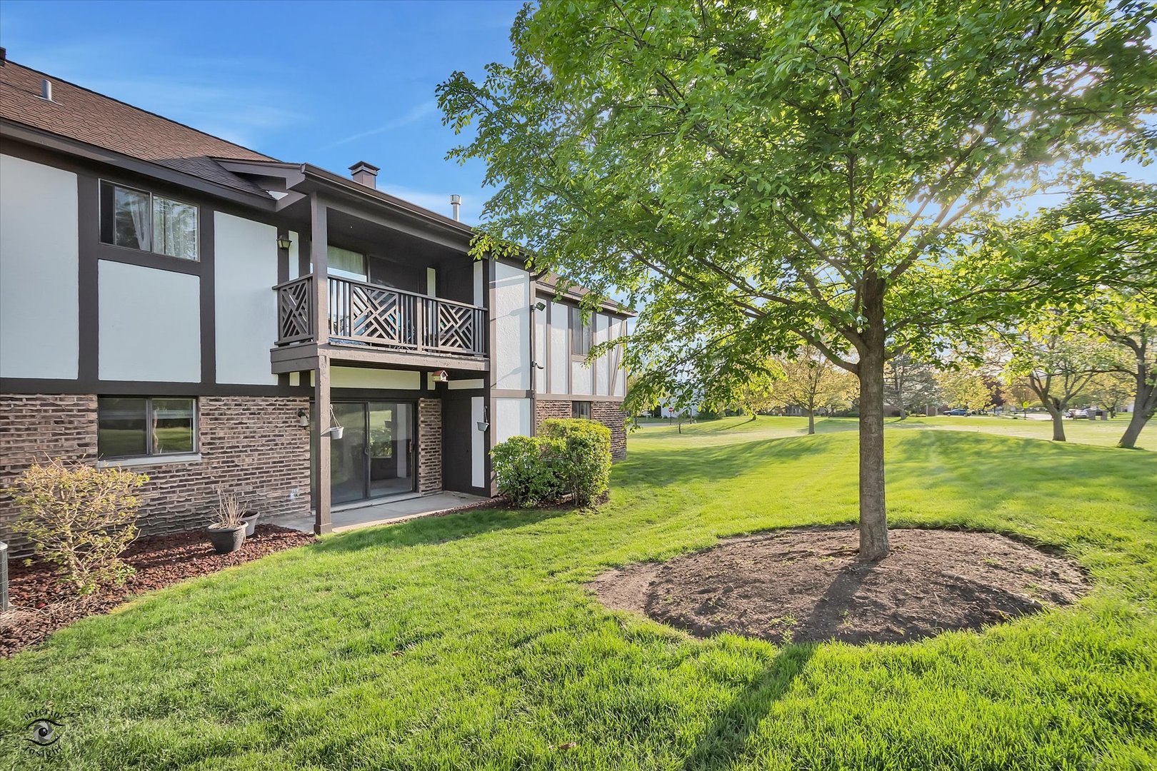 855 Johnstown Lane #A, Wheaton, IL 60189