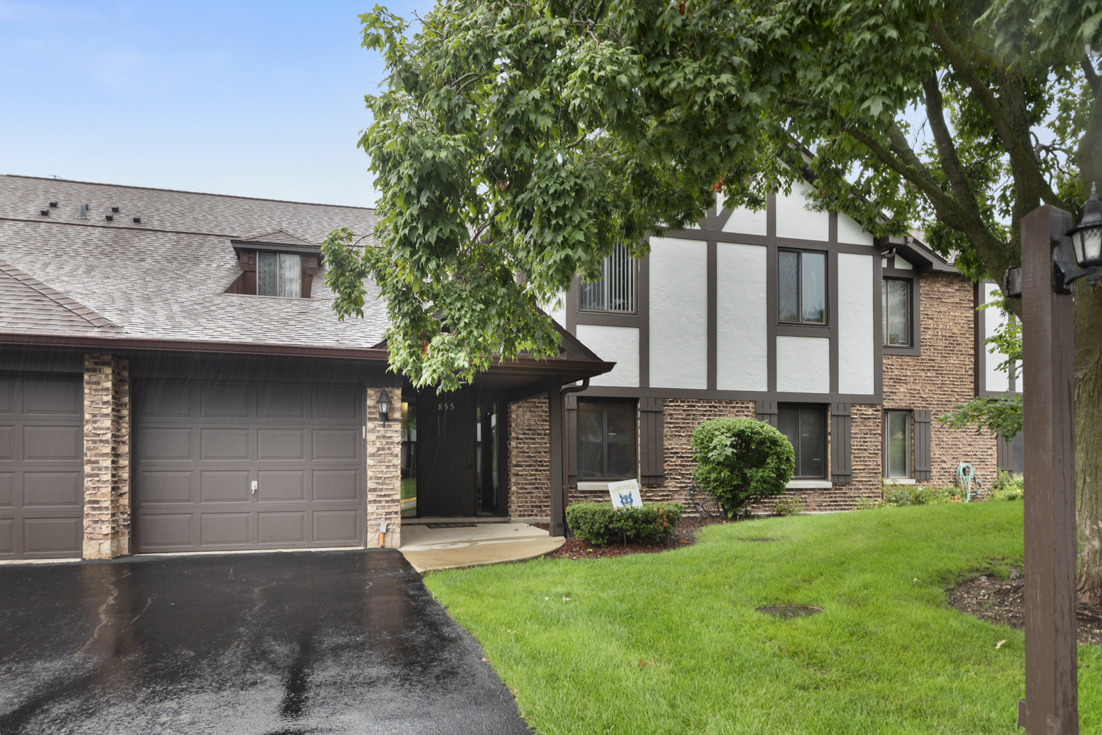 855 Johnstown Lane #A, Wheaton, IL 60189