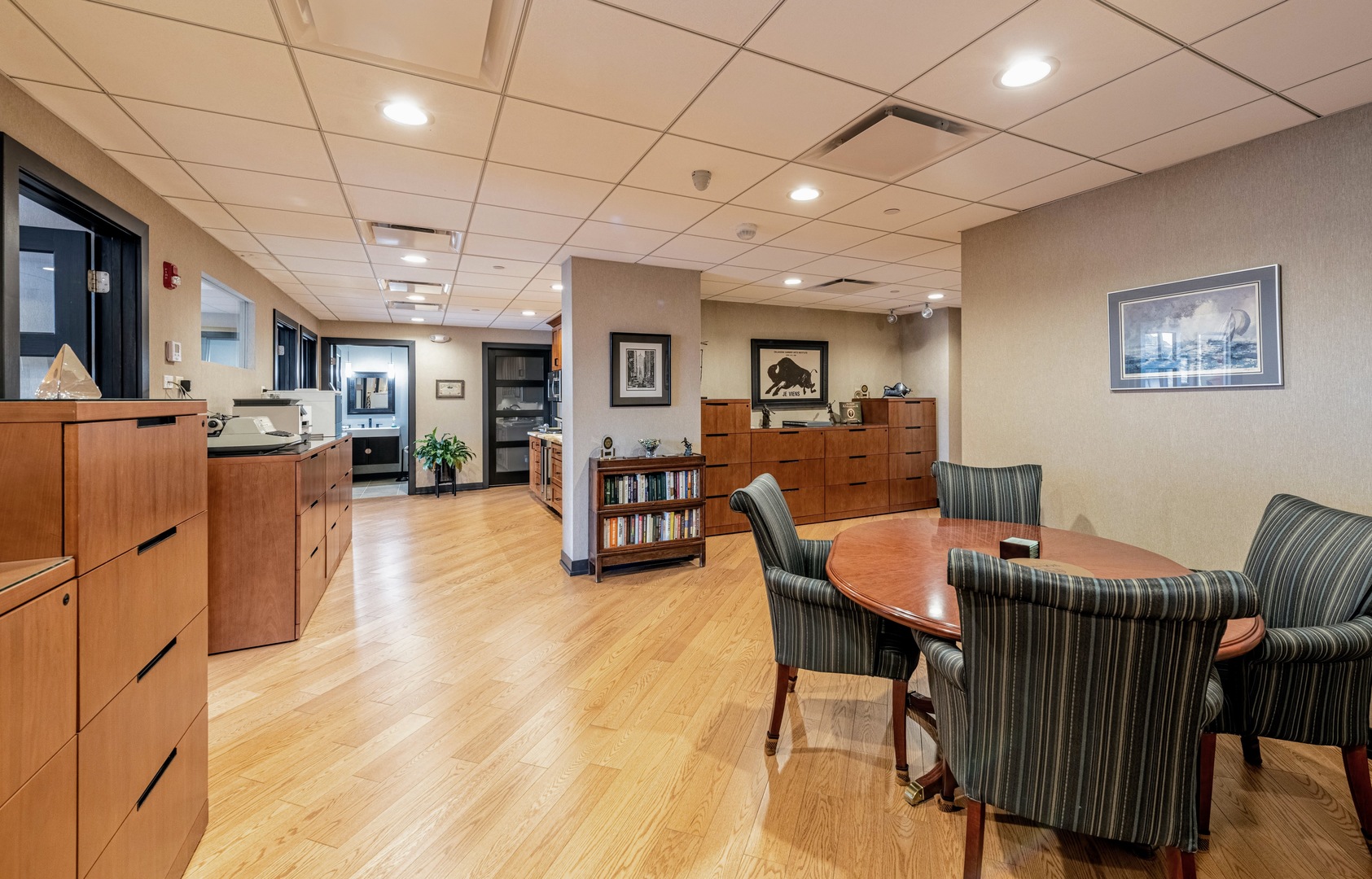25 E Main Street #202, Roselle, IL 60172