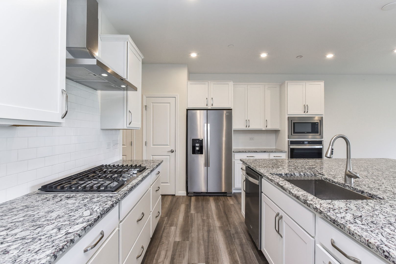2206 Weatherbee Lane, Naperville, IL 60563