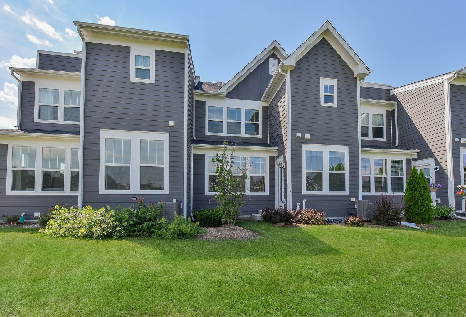 2206 Weatherbee Lane, Naperville, IL 60563