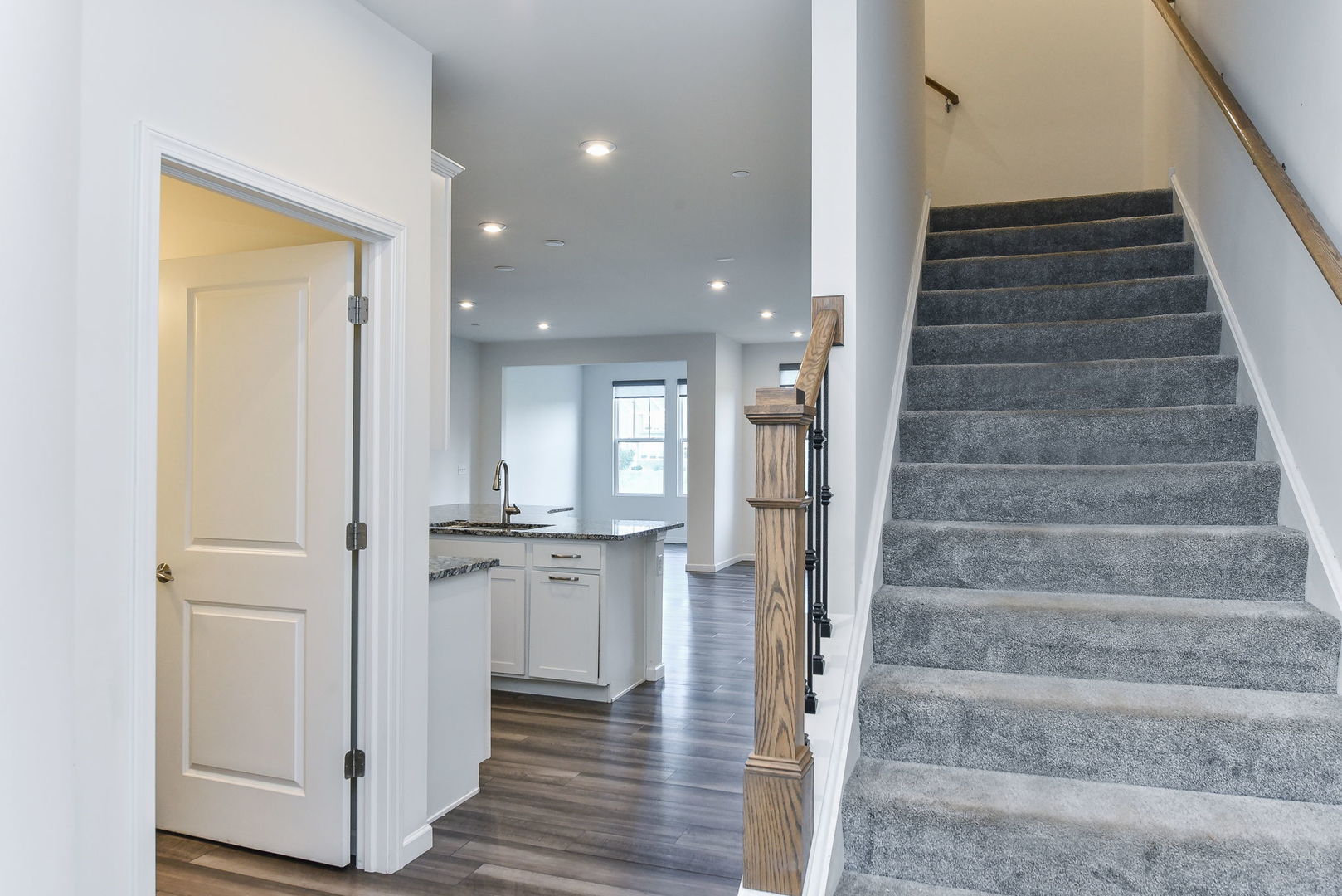 2206 Weatherbee Lane, Naperville, IL 60563
