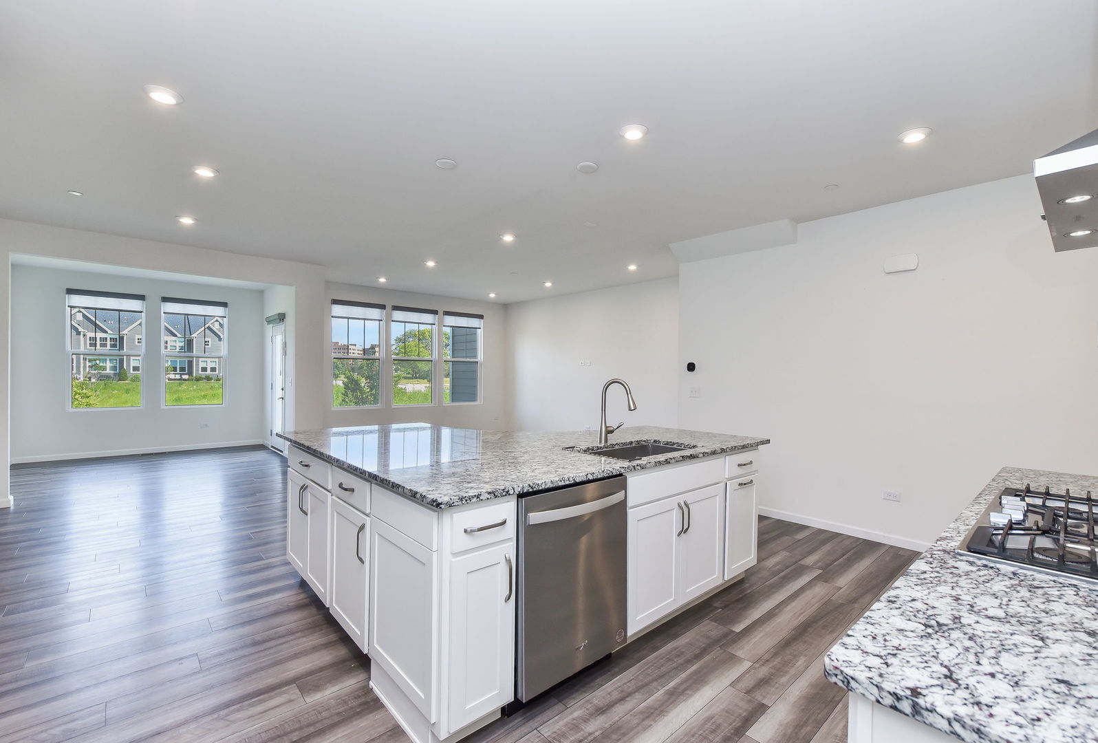 2206 Weatherbee Lane, Naperville, IL 60563