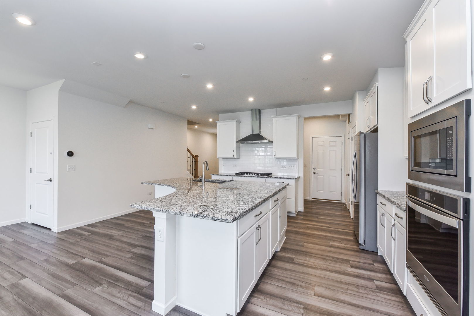2206 Weatherbee Lane, Naperville, IL 60563