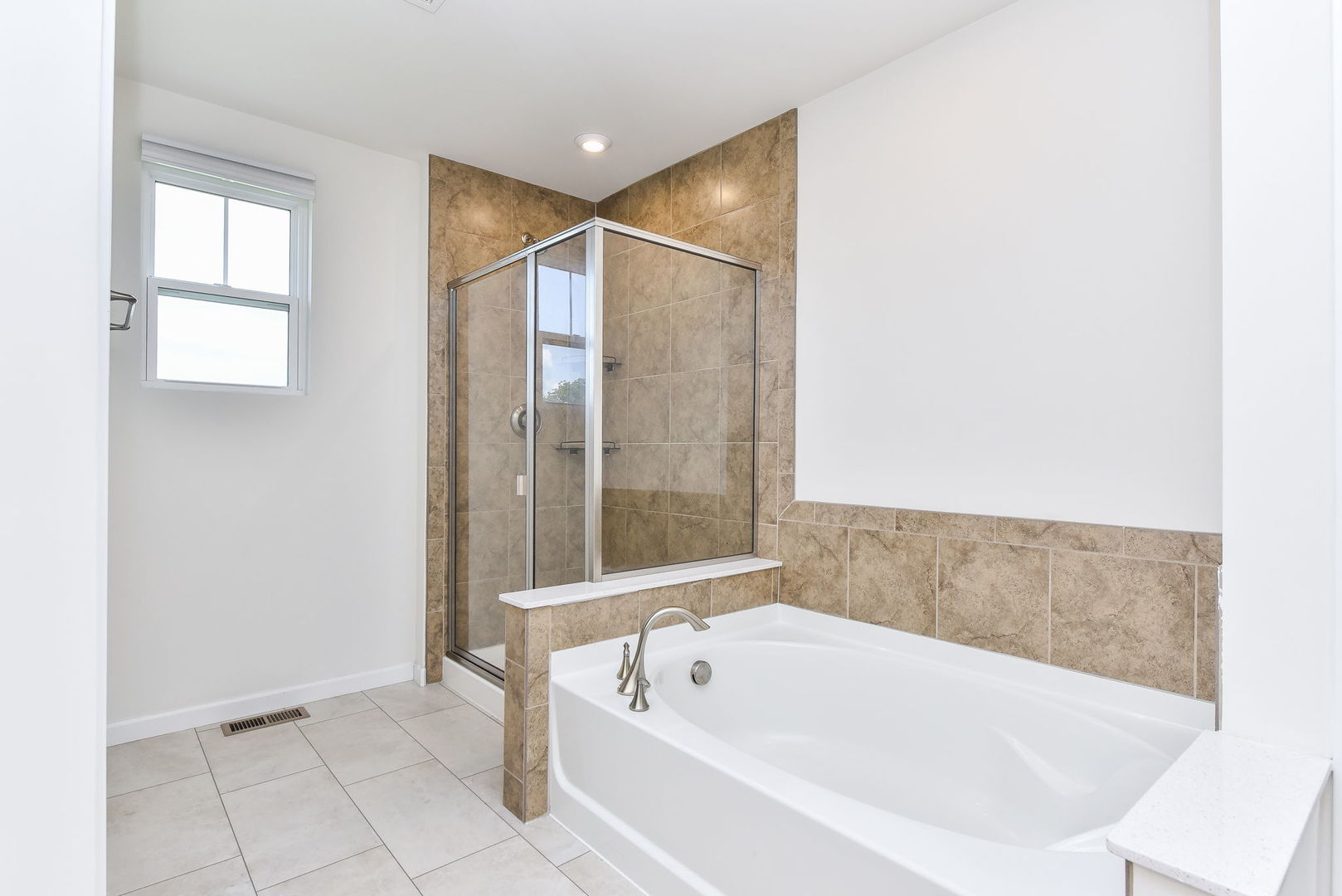 2206 Weatherbee Lane, Naperville, IL 60563