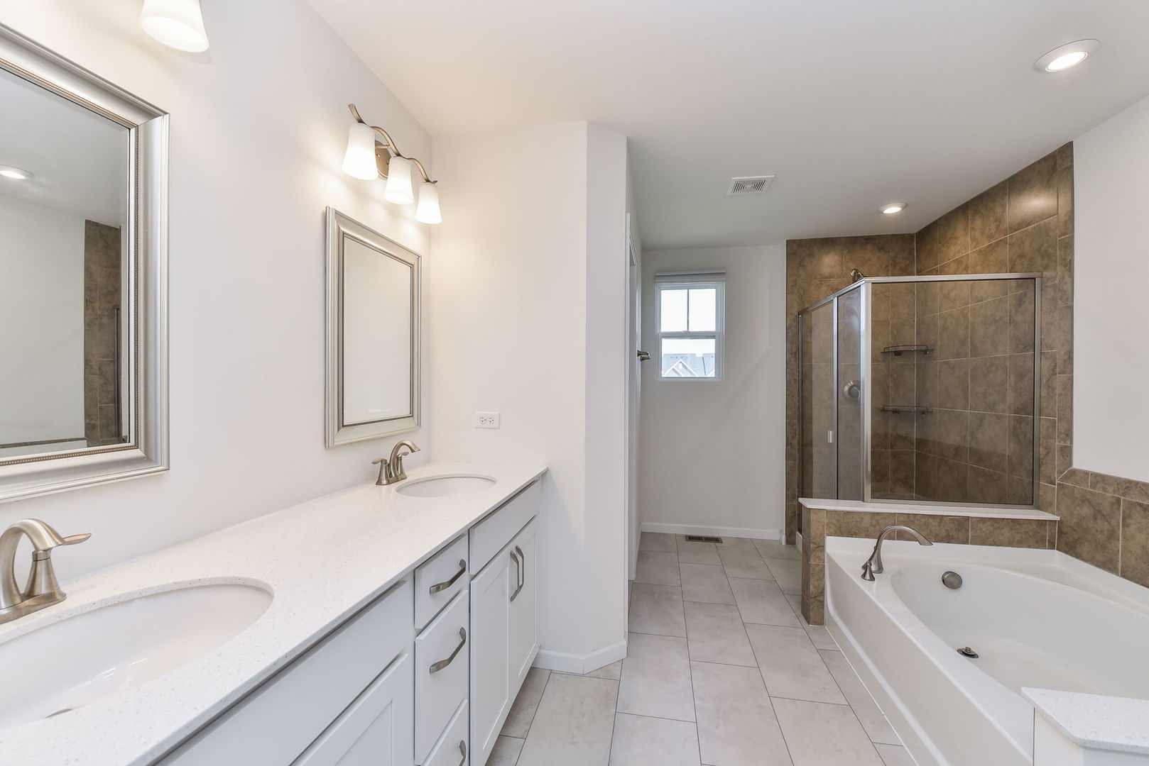 2206 Weatherbee Lane, Naperville, IL 60563