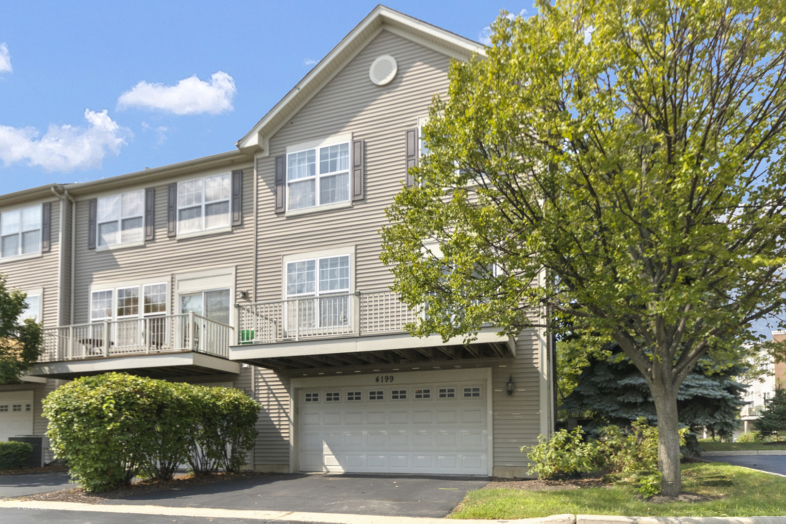 4199 Milford Lane, Aurora, IL 60504