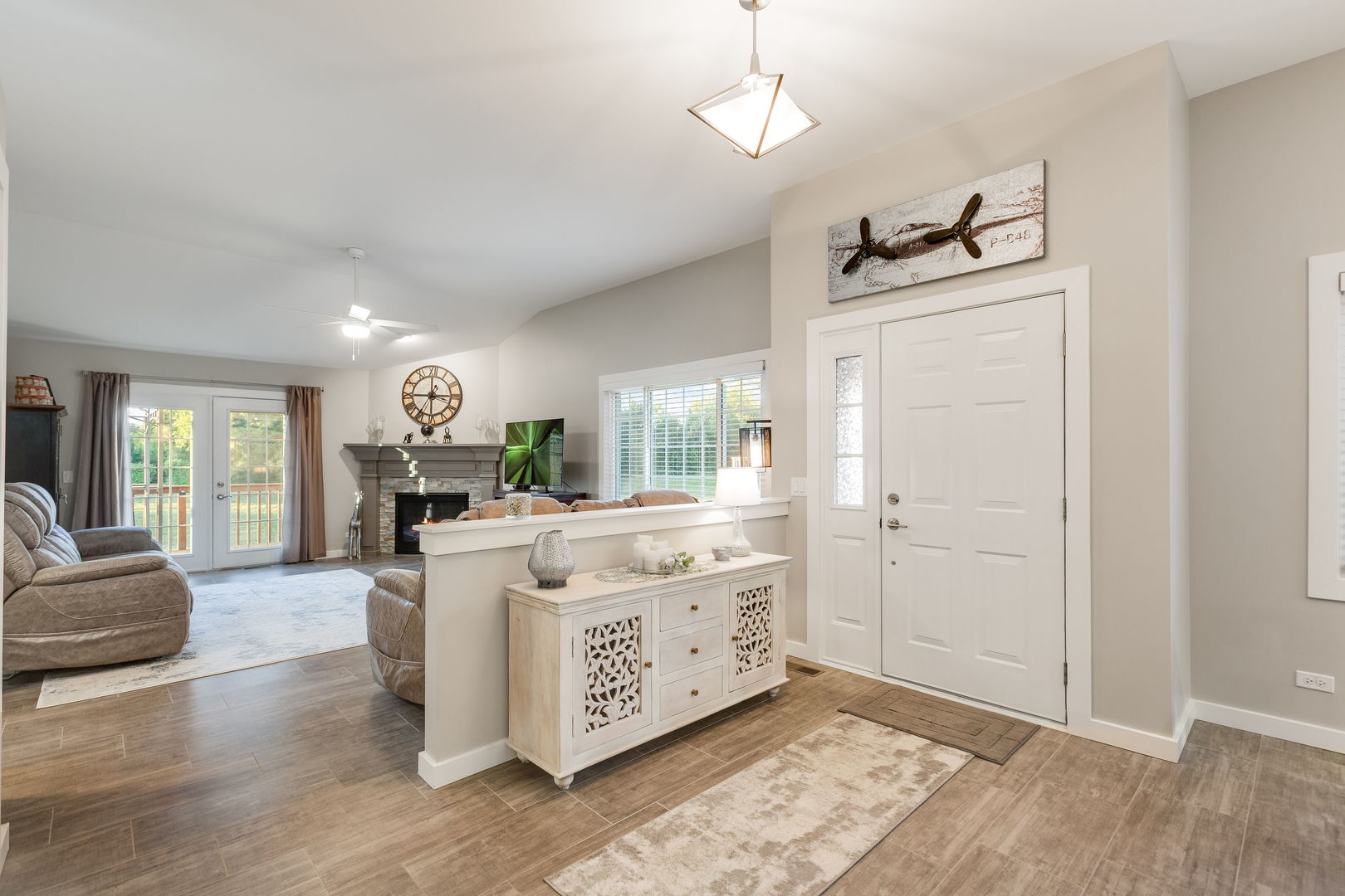 1452 Mackenzie Lane, Elgin, IL 60120