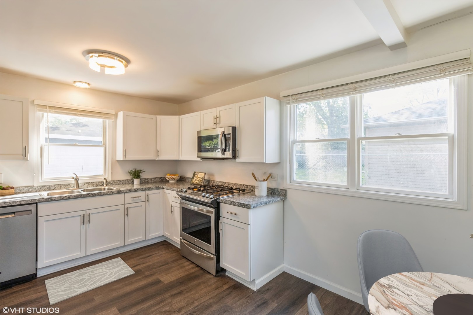 118 Ball Avenue, Carpentersville, IL 60110