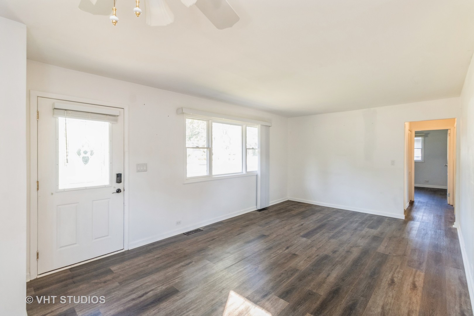 118 Ball Avenue, Carpentersville, IL 60110