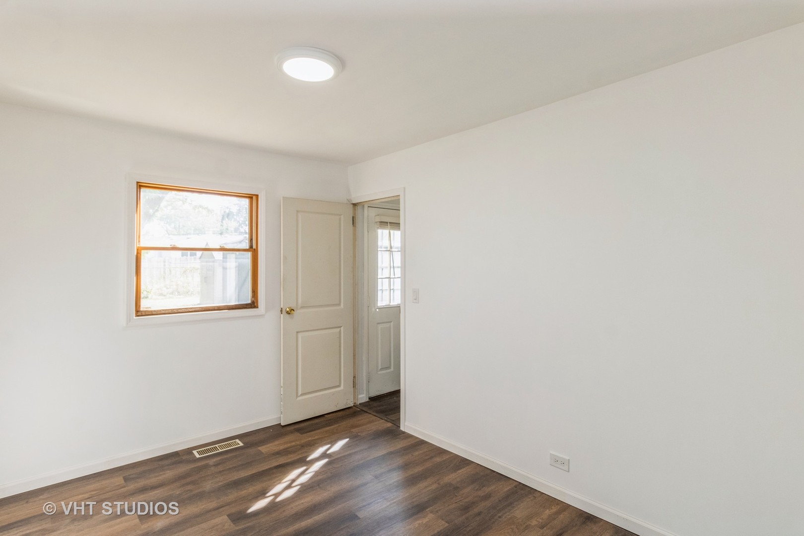 118 Ball Avenue, Carpentersville, IL 60110