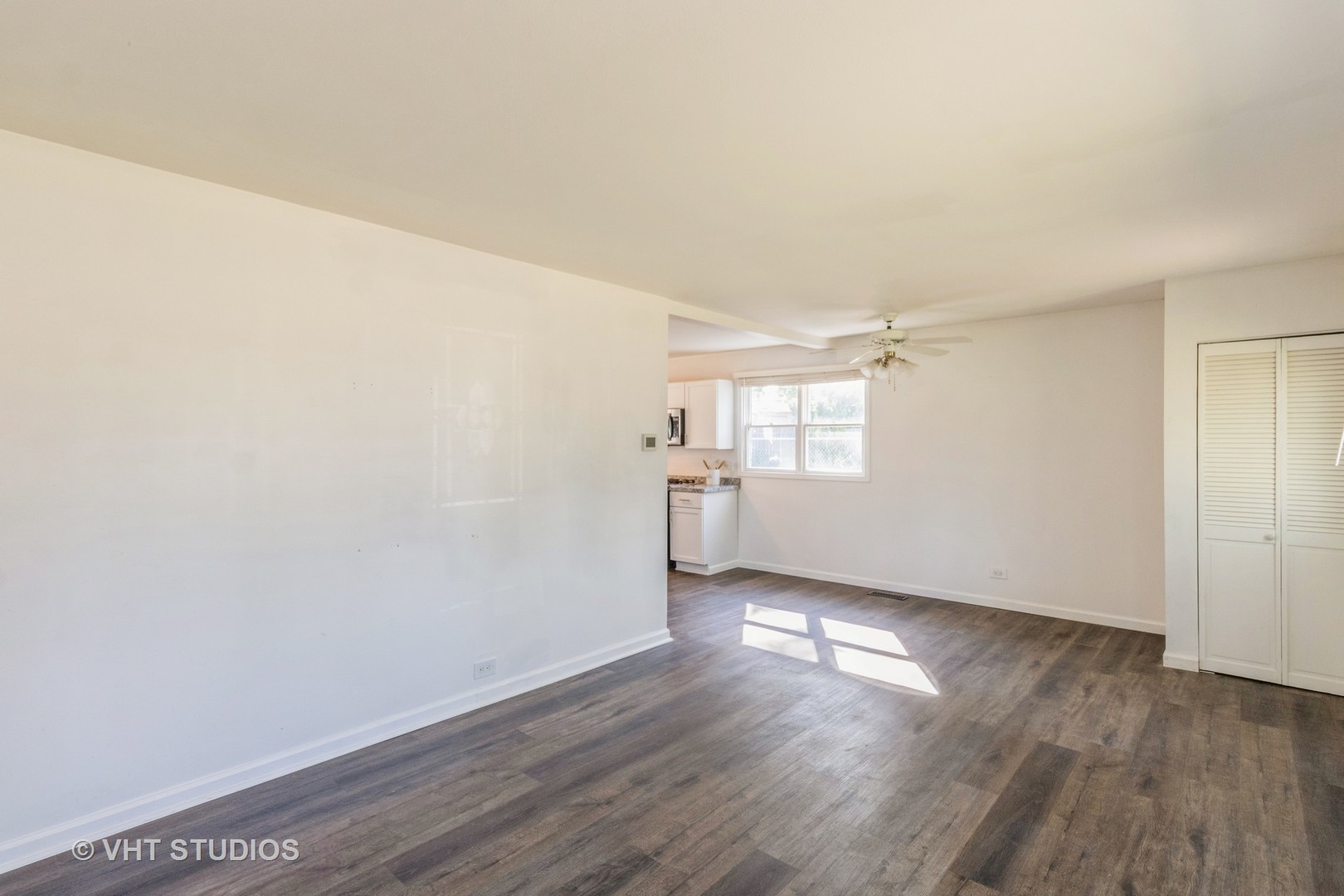 118 Ball Avenue, Carpentersville, IL 60110
