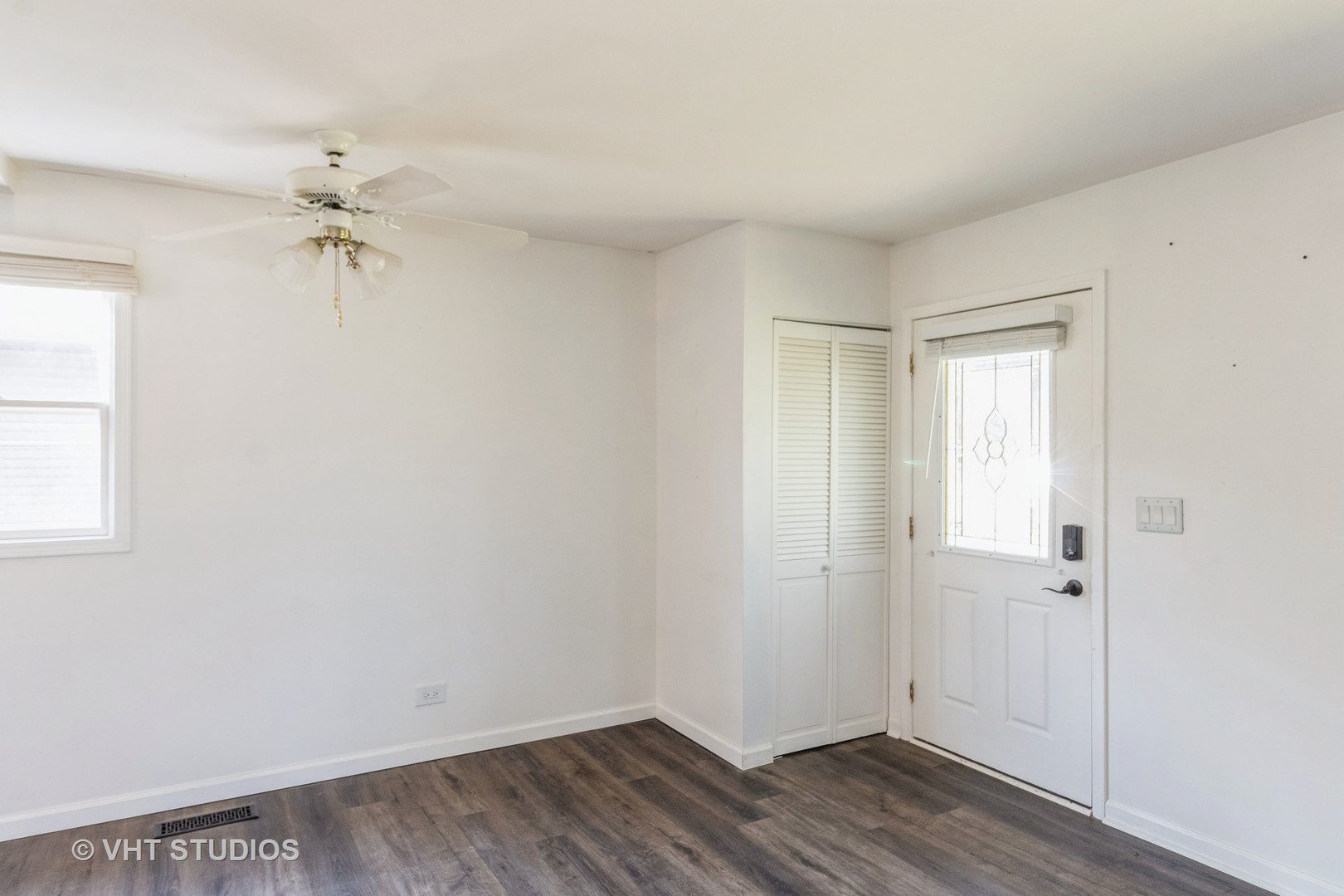 118 Ball Avenue, Carpentersville, IL 60110