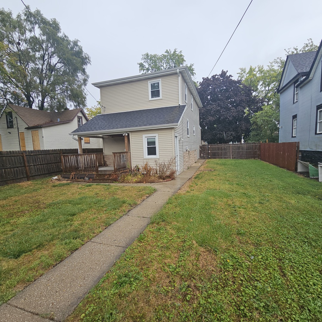 906 S 10th Avenue, Maywood, IL 60153