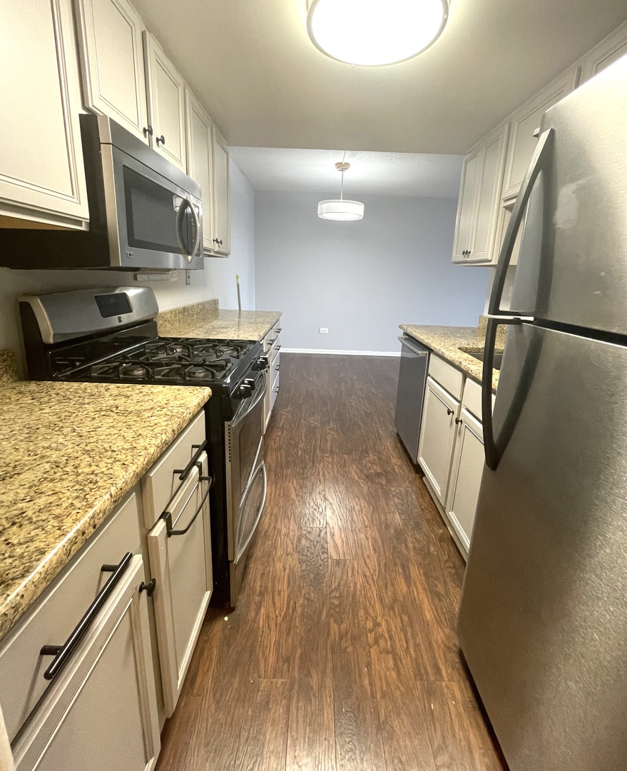 502 Redondo Drive #503, Downers Grove, IL 60516