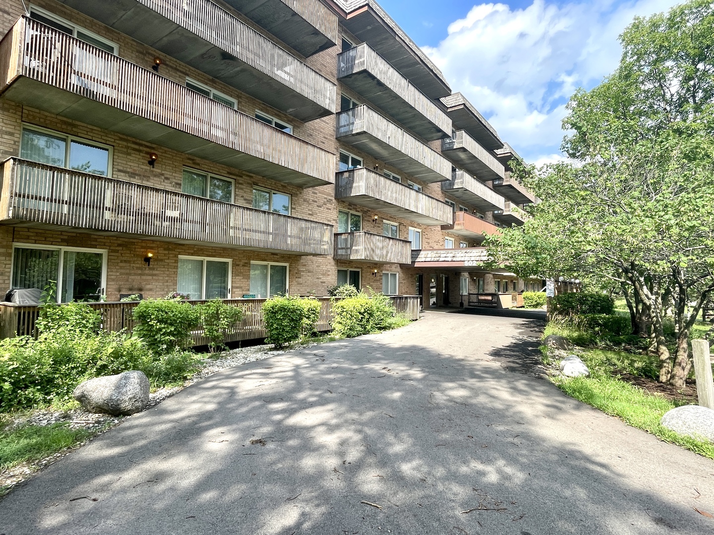 502 Redondo Drive #503, Downers Grove, IL 60516