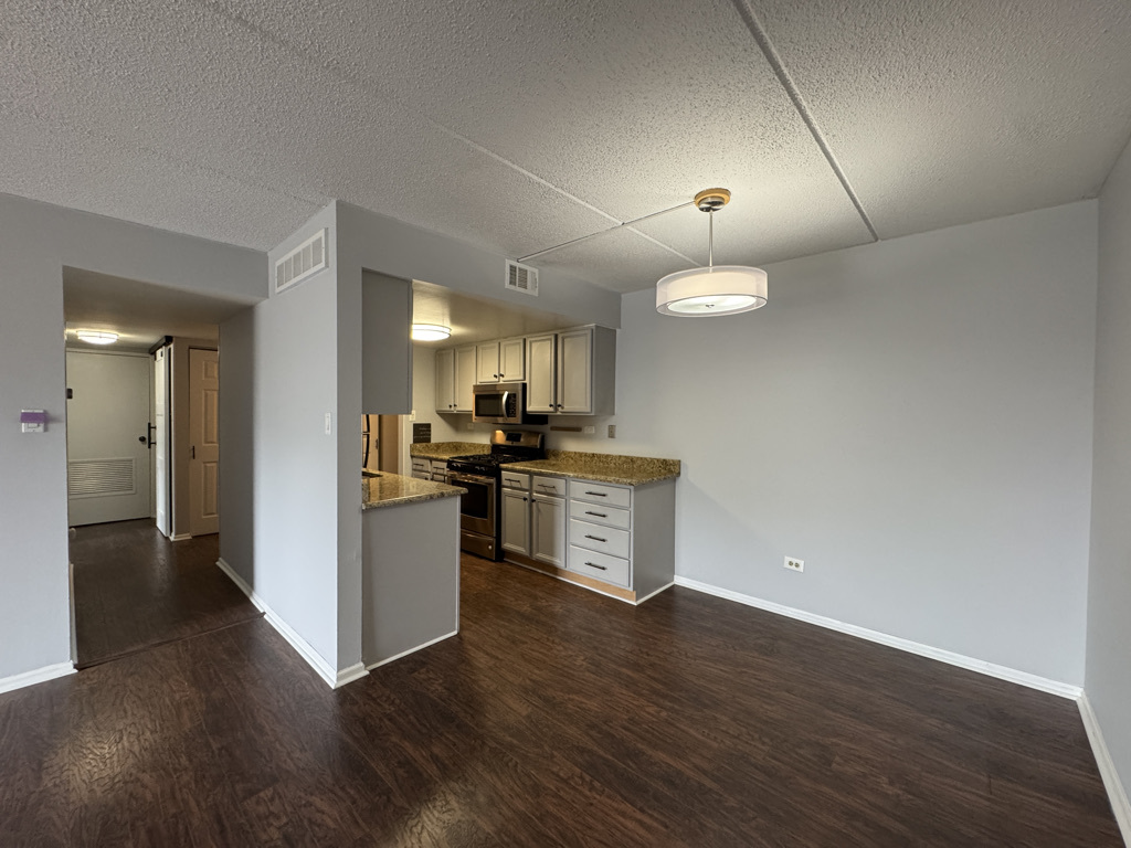 502 Redondo Drive #503, Downers Grove, IL 60516