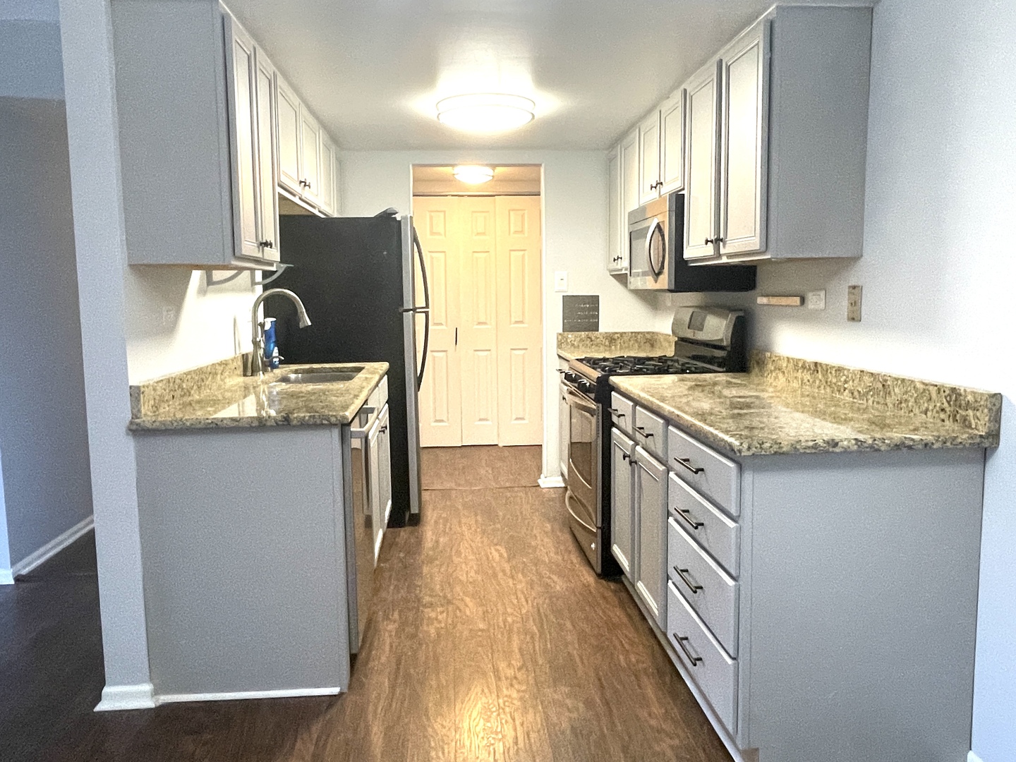 502 Redondo Drive #503, Downers Grove, IL 60516