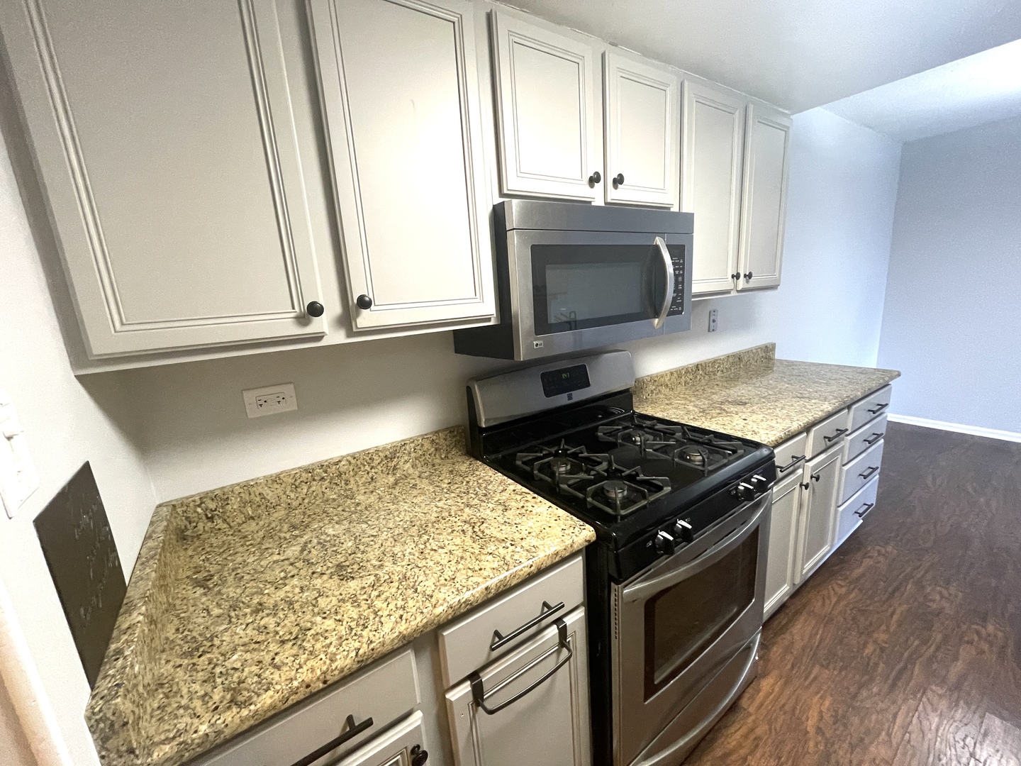 502 Redondo Drive #503, Downers Grove, IL 60516