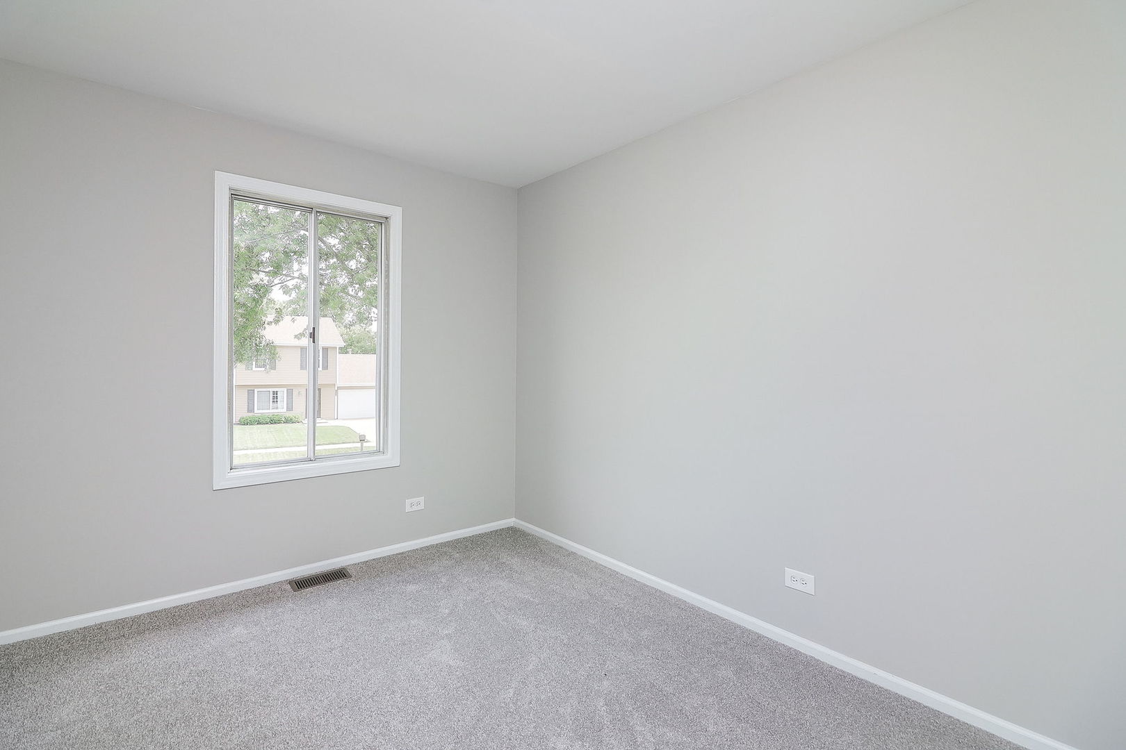 1325 Haverhill Circle, Naperville, IL 60563