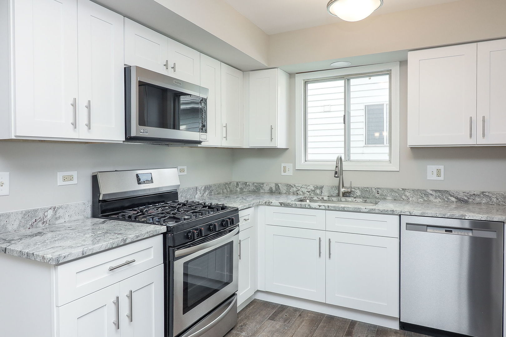 1325 Haverhill Circle, Naperville, IL 60563