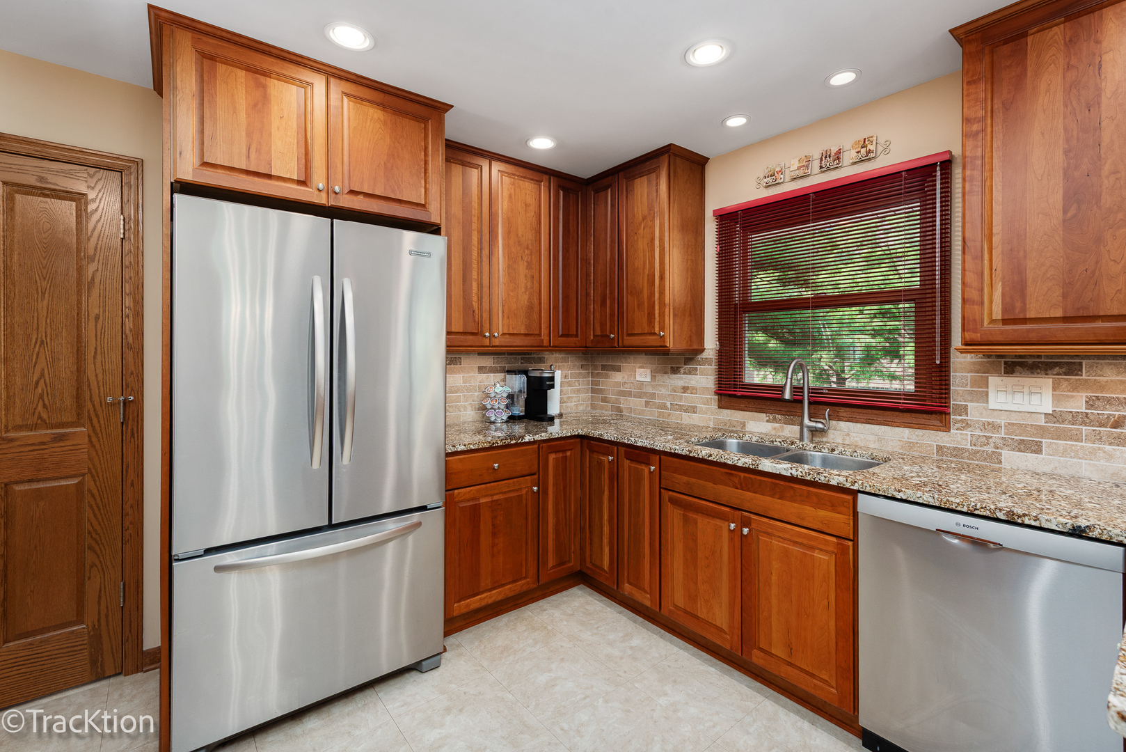 138 W Chicago Avenue, Westmont, IL 60559