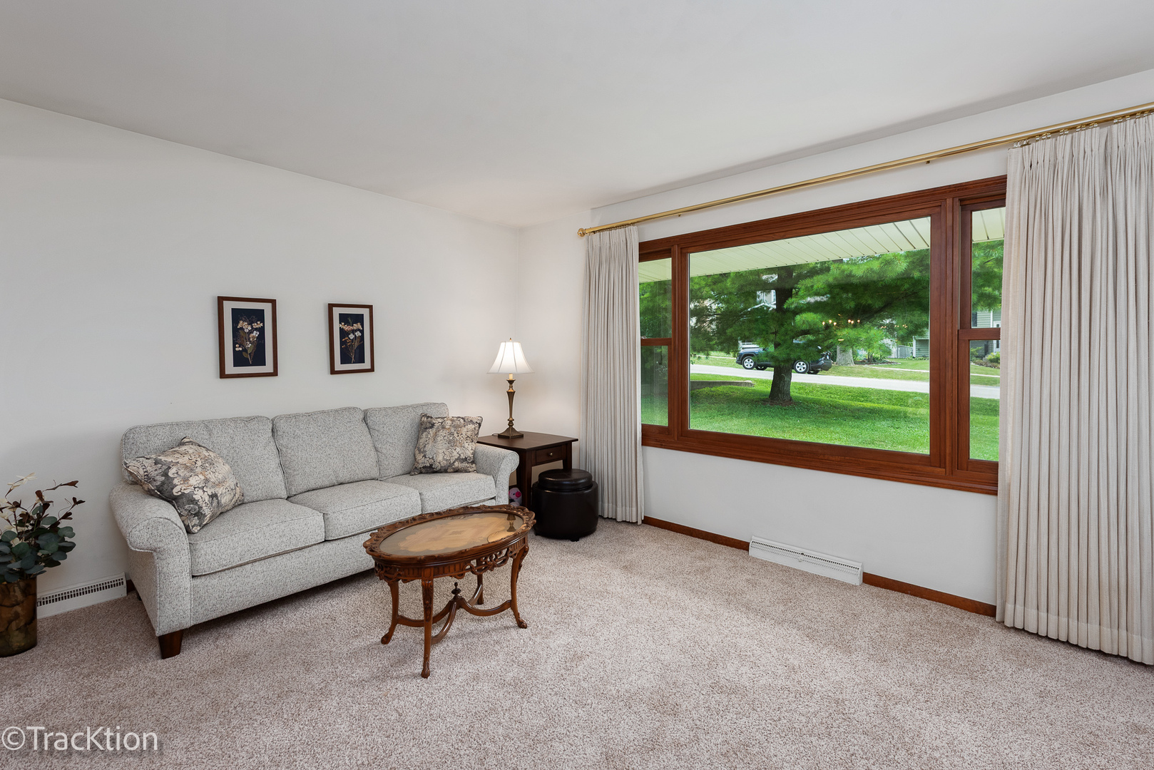 138 W Chicago Avenue, Westmont, IL 60559