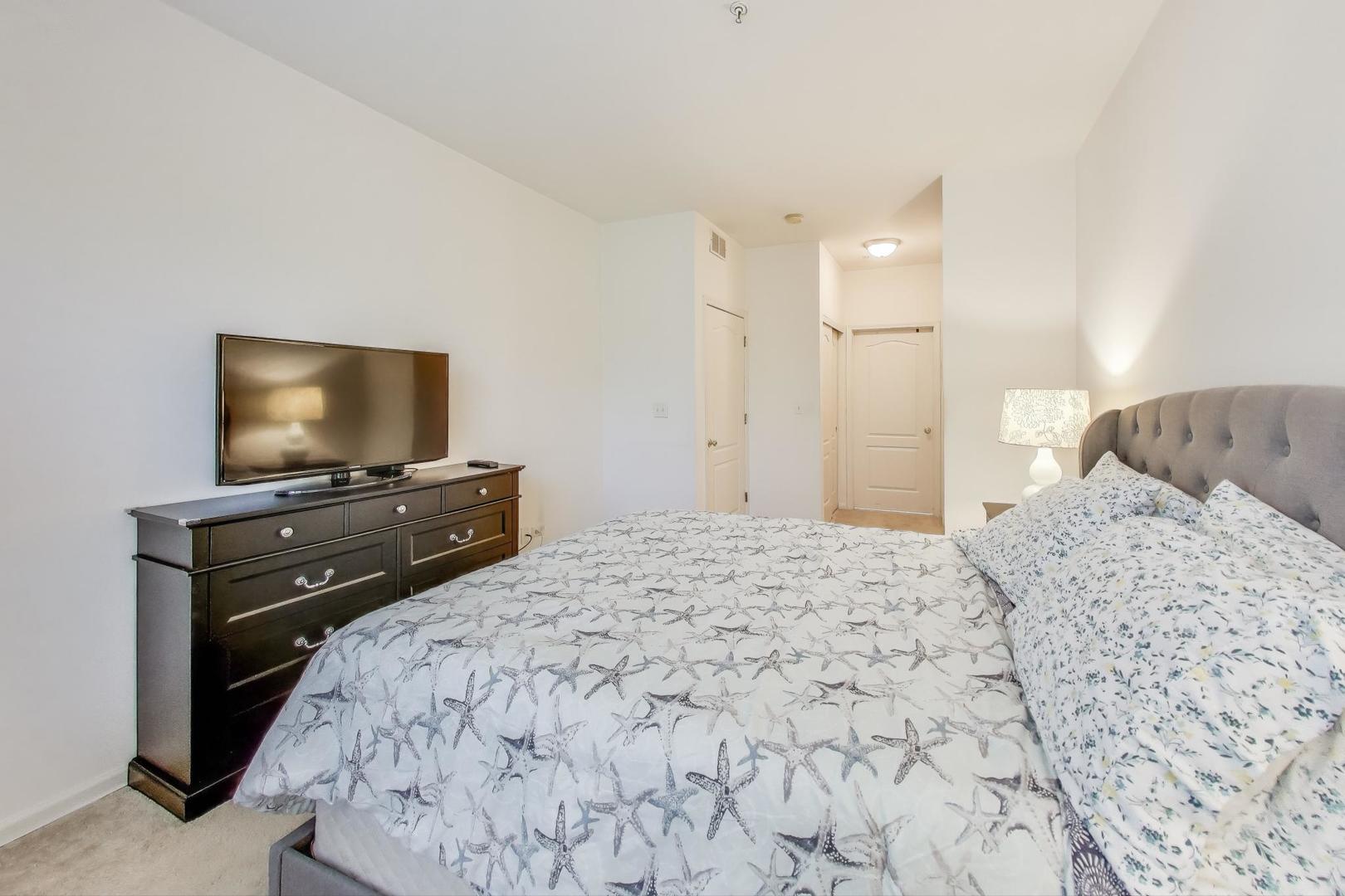 1316 BROOKDALE Drive #1316, Carpentersville, IL 60110
