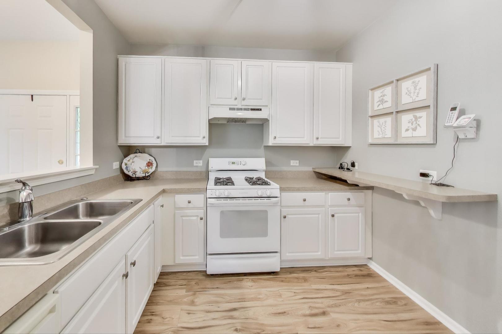 1316 BROOKDALE Drive #1316, Carpentersville, IL 60110
