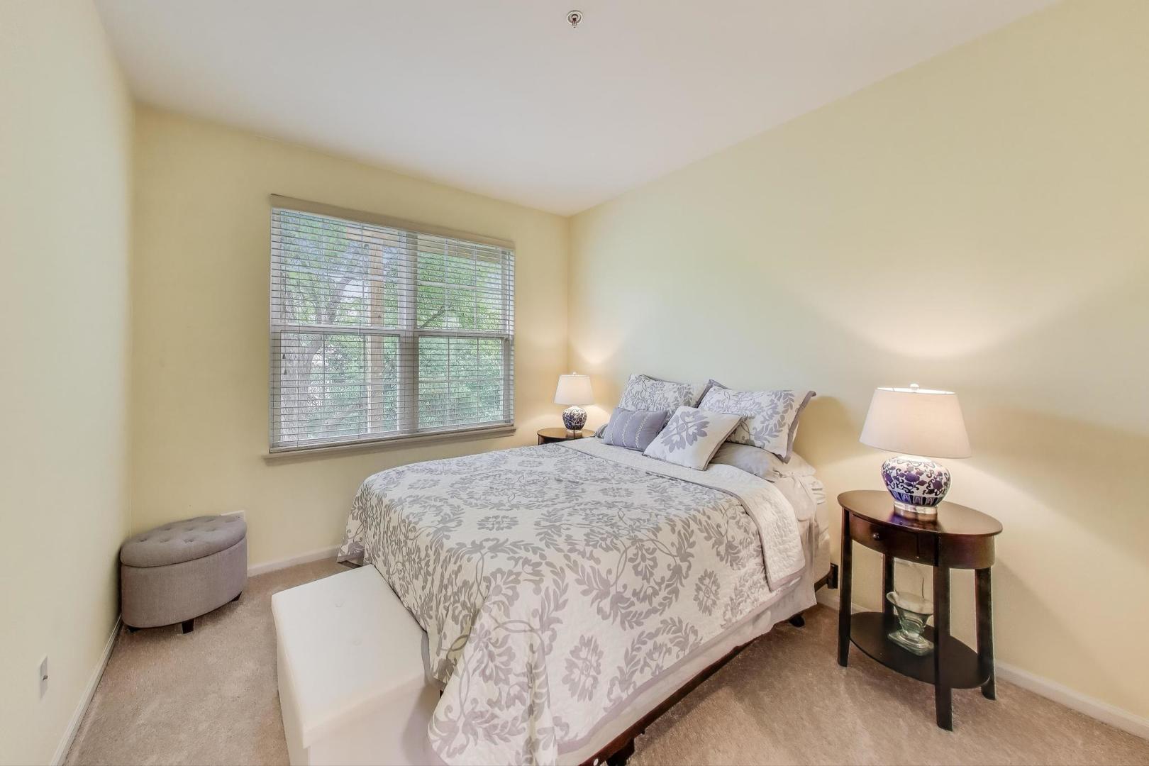 1316 BROOKDALE Drive #1316, Carpentersville, IL 60110