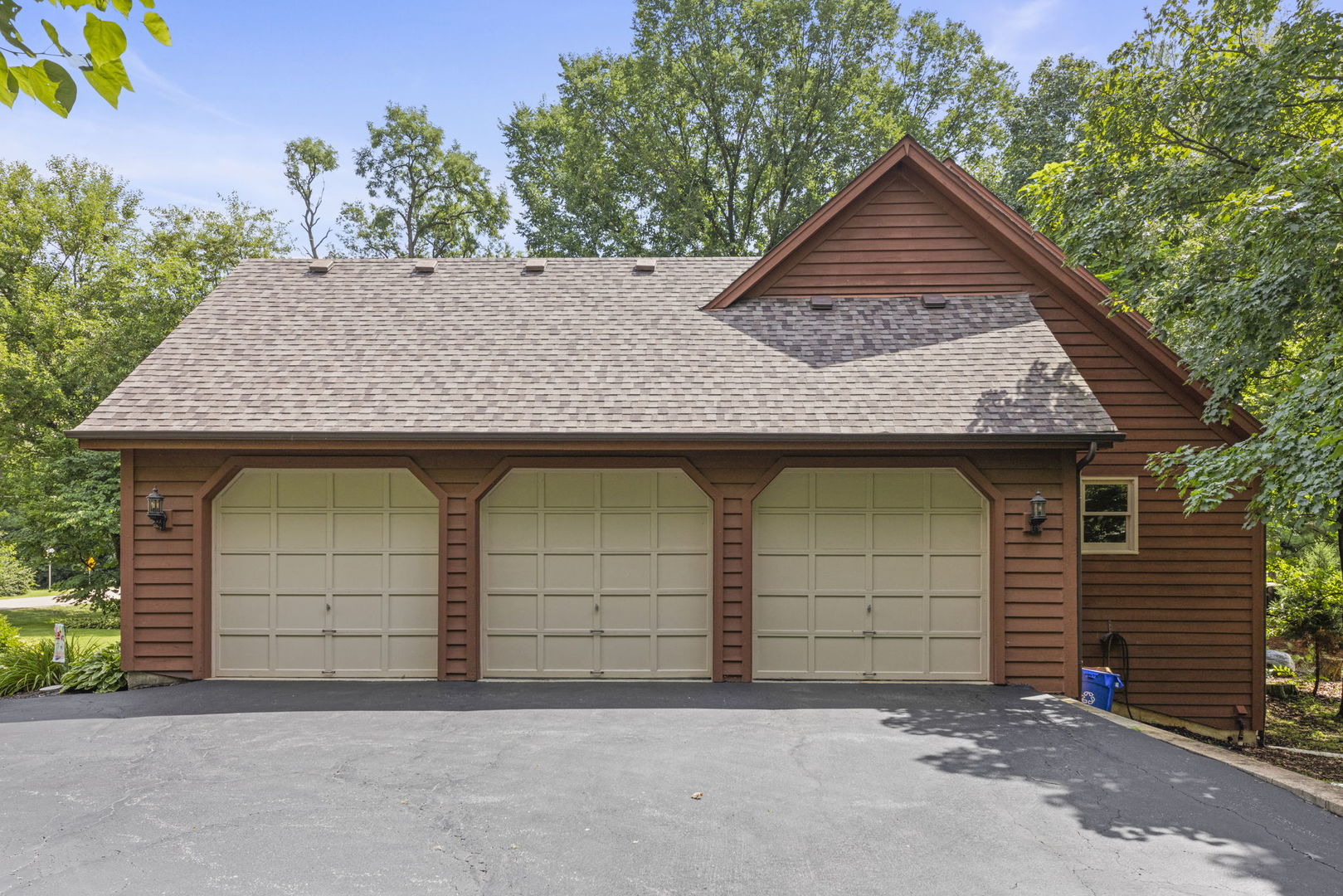 28W041 Greenview Avenue, Warrenville, IL 60555