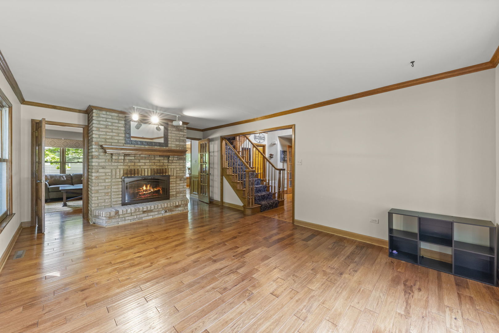 28W041 Greenview Avenue, Warrenville, IL 60555