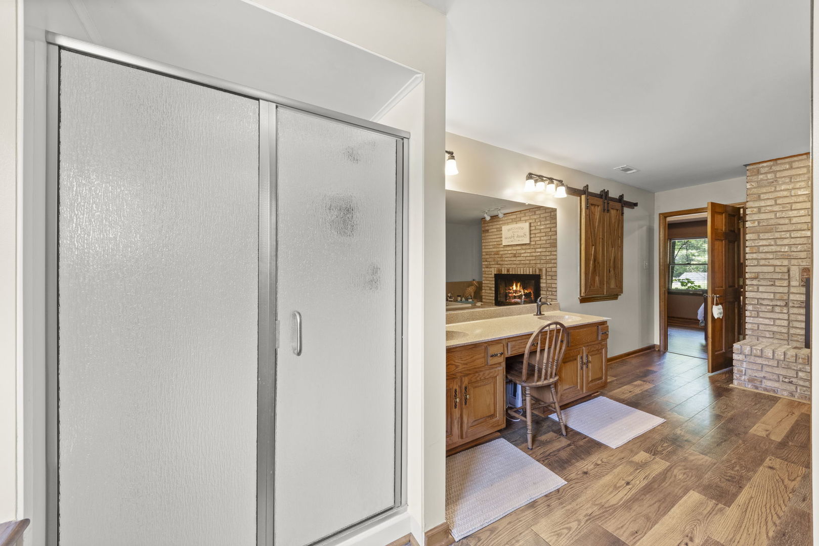 28W041 Greenview Avenue, Warrenville, IL 60555