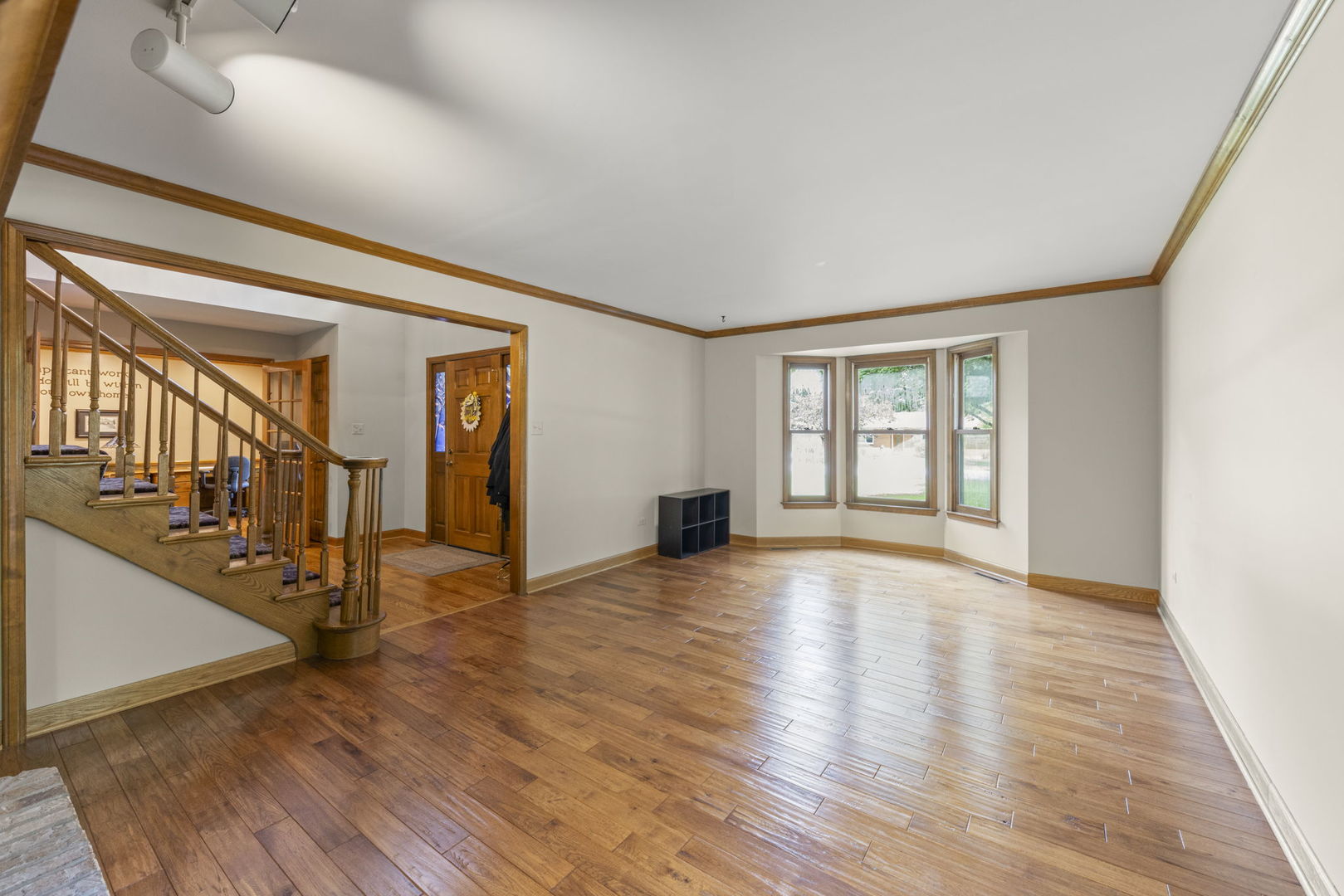 28W041 Greenview Avenue, Warrenville, IL 60555