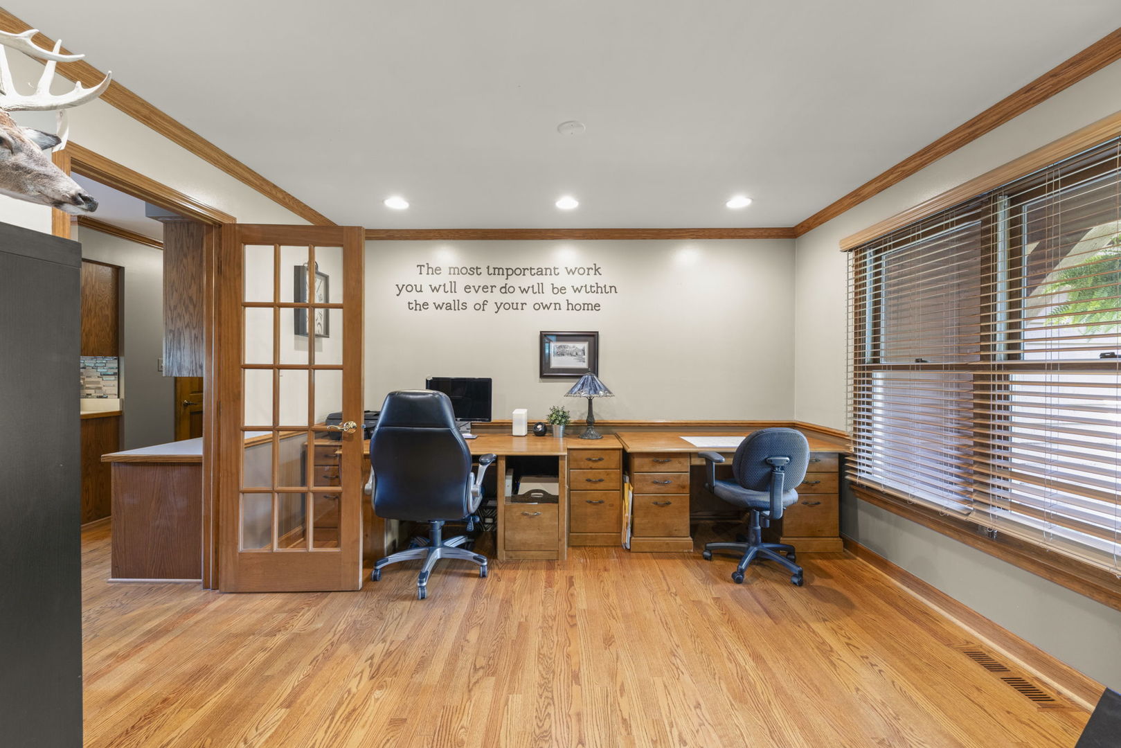28W041 Greenview Avenue, Warrenville, IL 60555