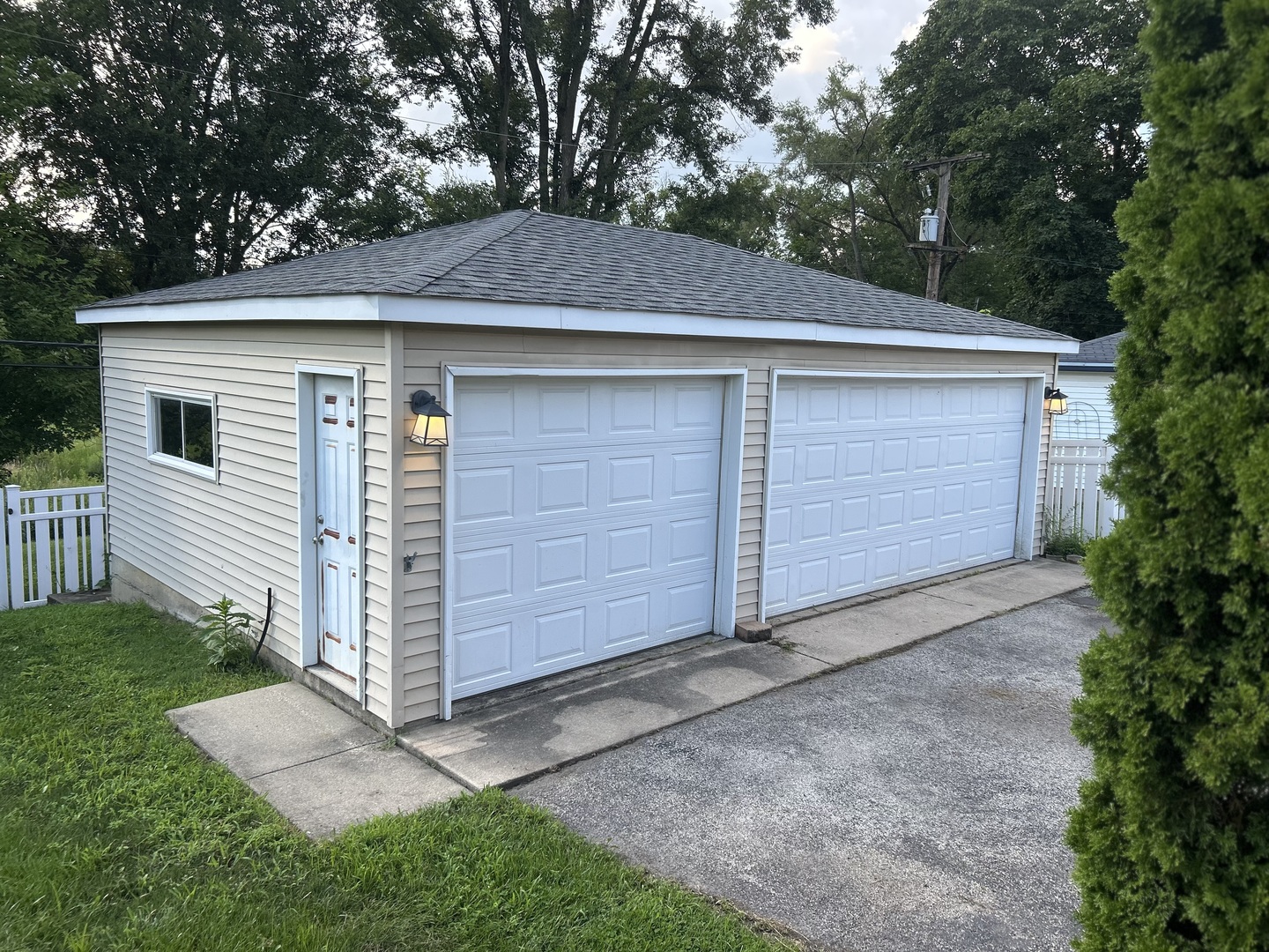 1016 S Charlotte Street, Lombard, IL 60148