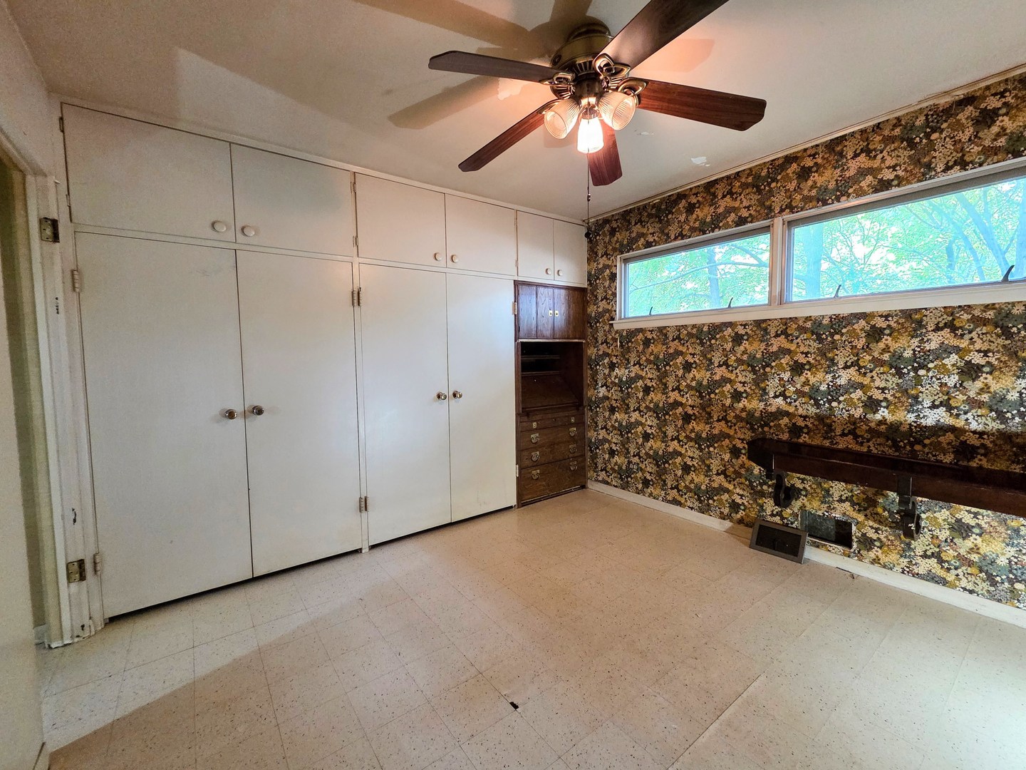 773 Lomond Drive, Mundelein, IL 60060