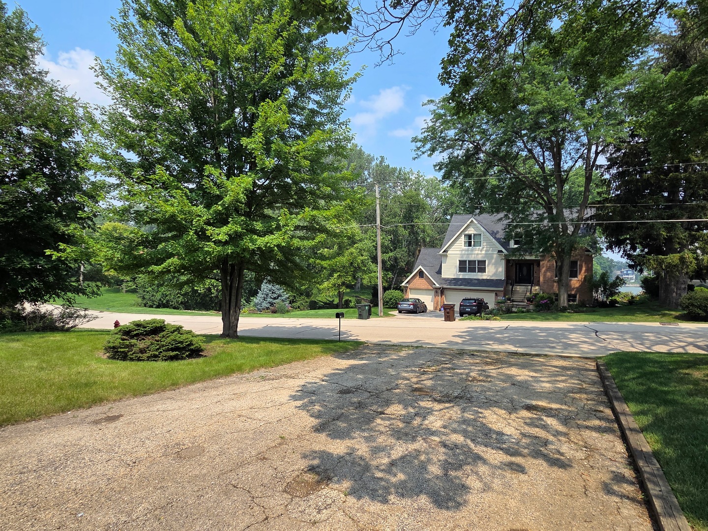 773 Lomond Drive, Mundelein, IL 60060