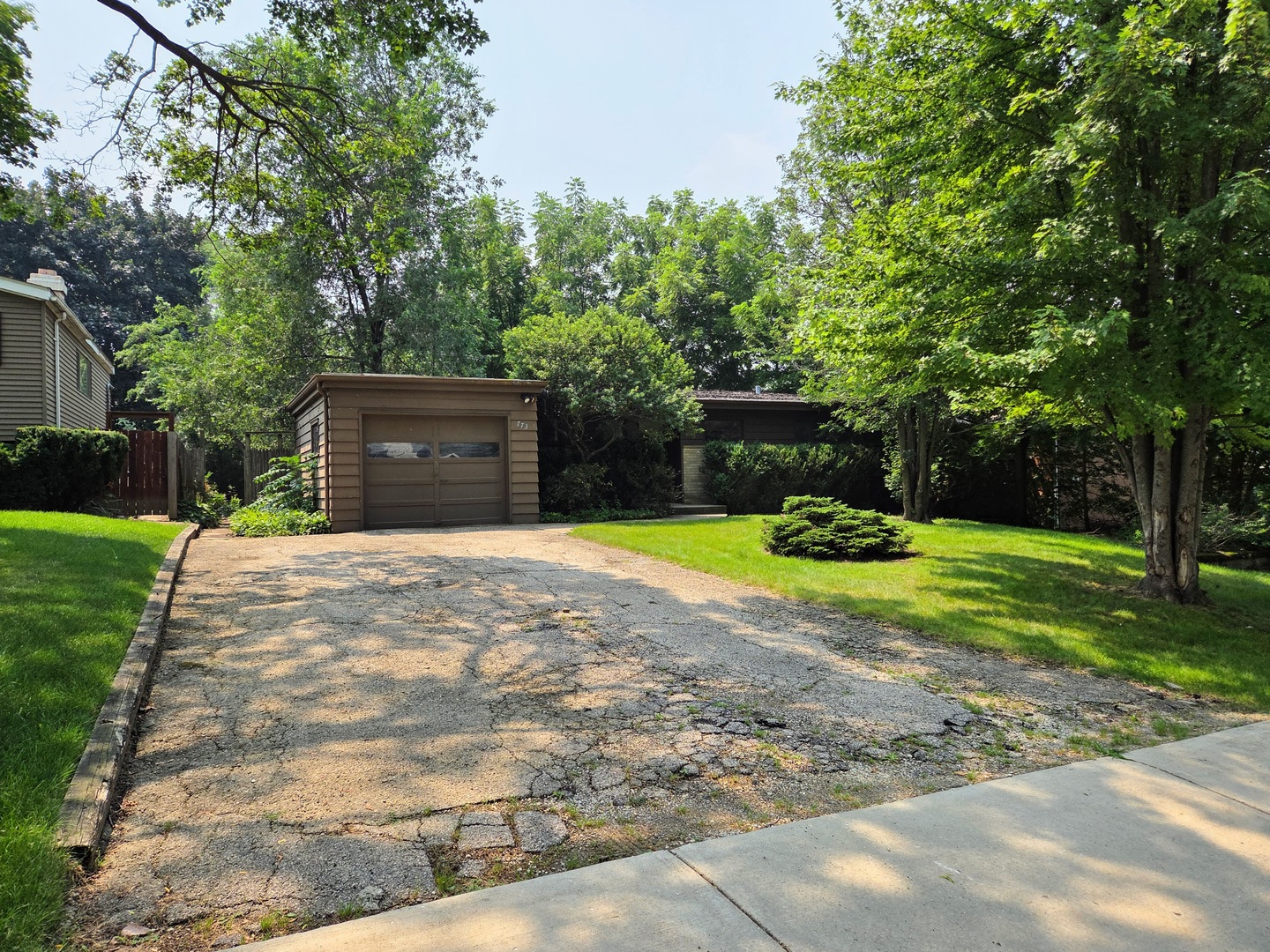 773 Lomond Drive, Mundelein, IL 60060