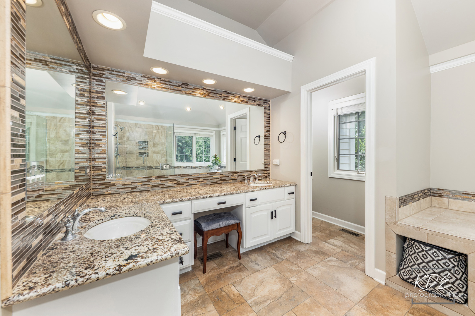 2247 PALMER Circle, Naperville, IL 60564