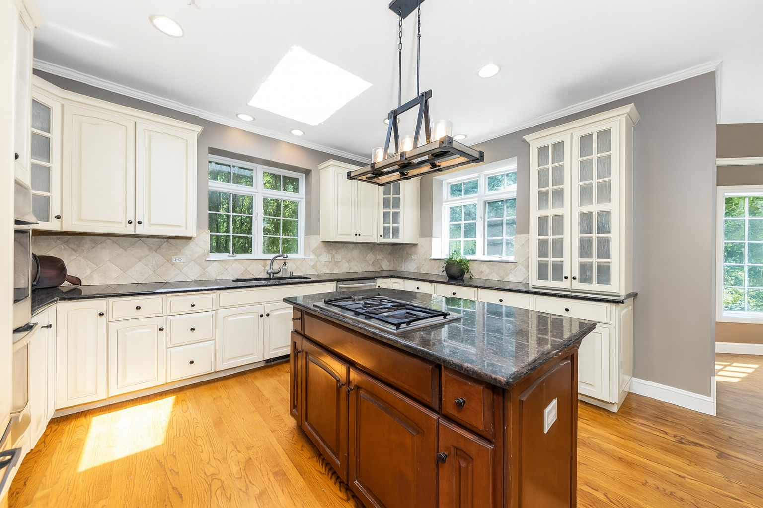 2247 PALMER Circle, Naperville, IL 60564
