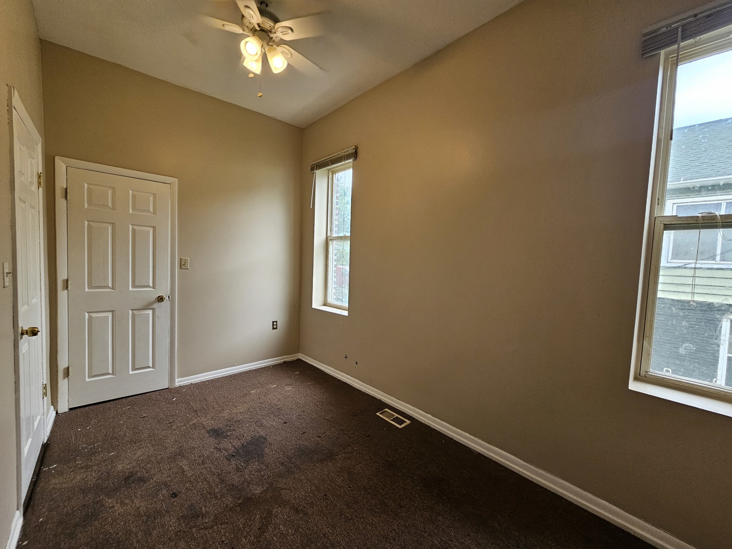 8813 S Buffalo Avenue, Chicago, IL 60617