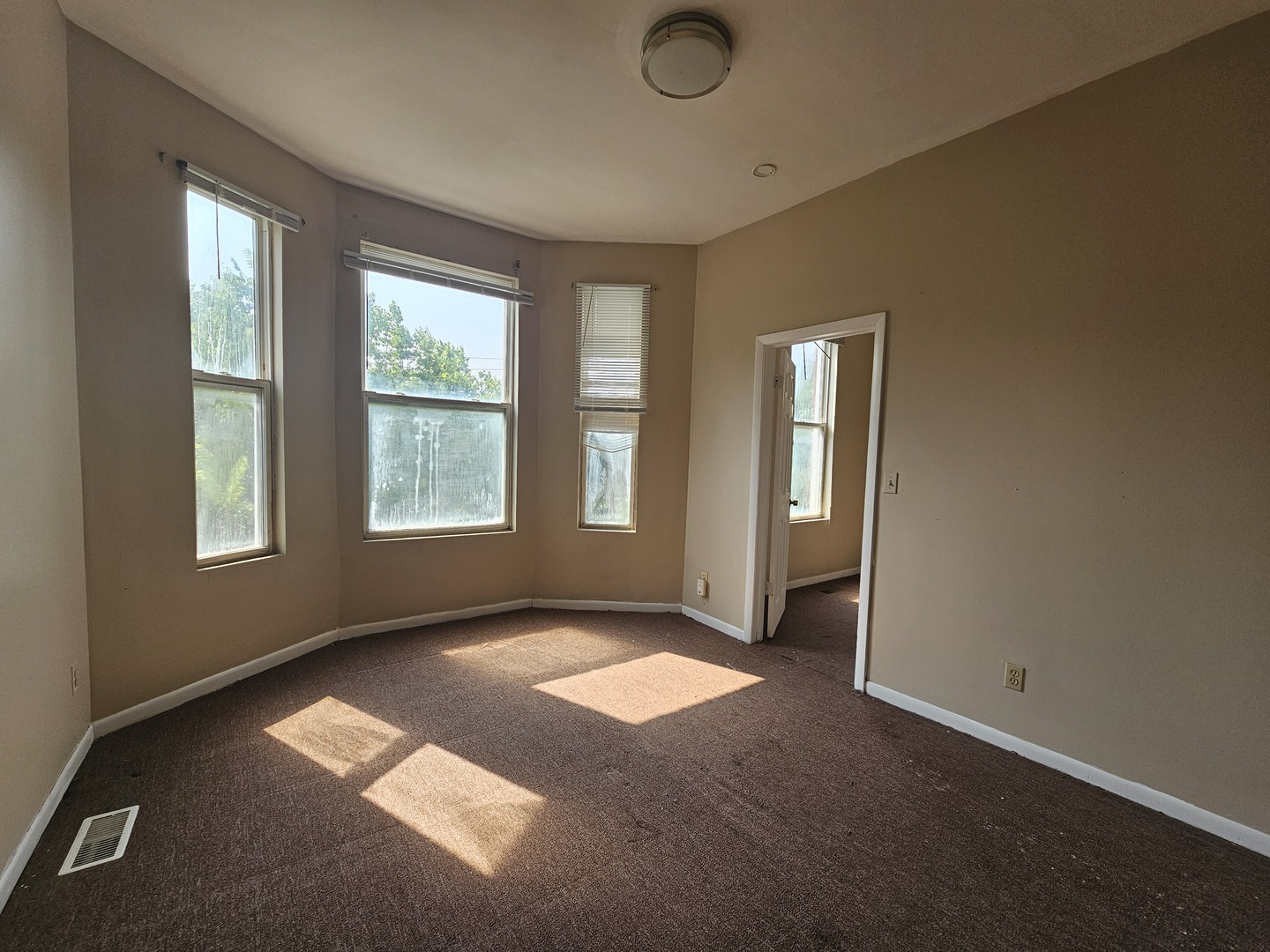 8813 S Buffalo Avenue, Chicago, IL 60617