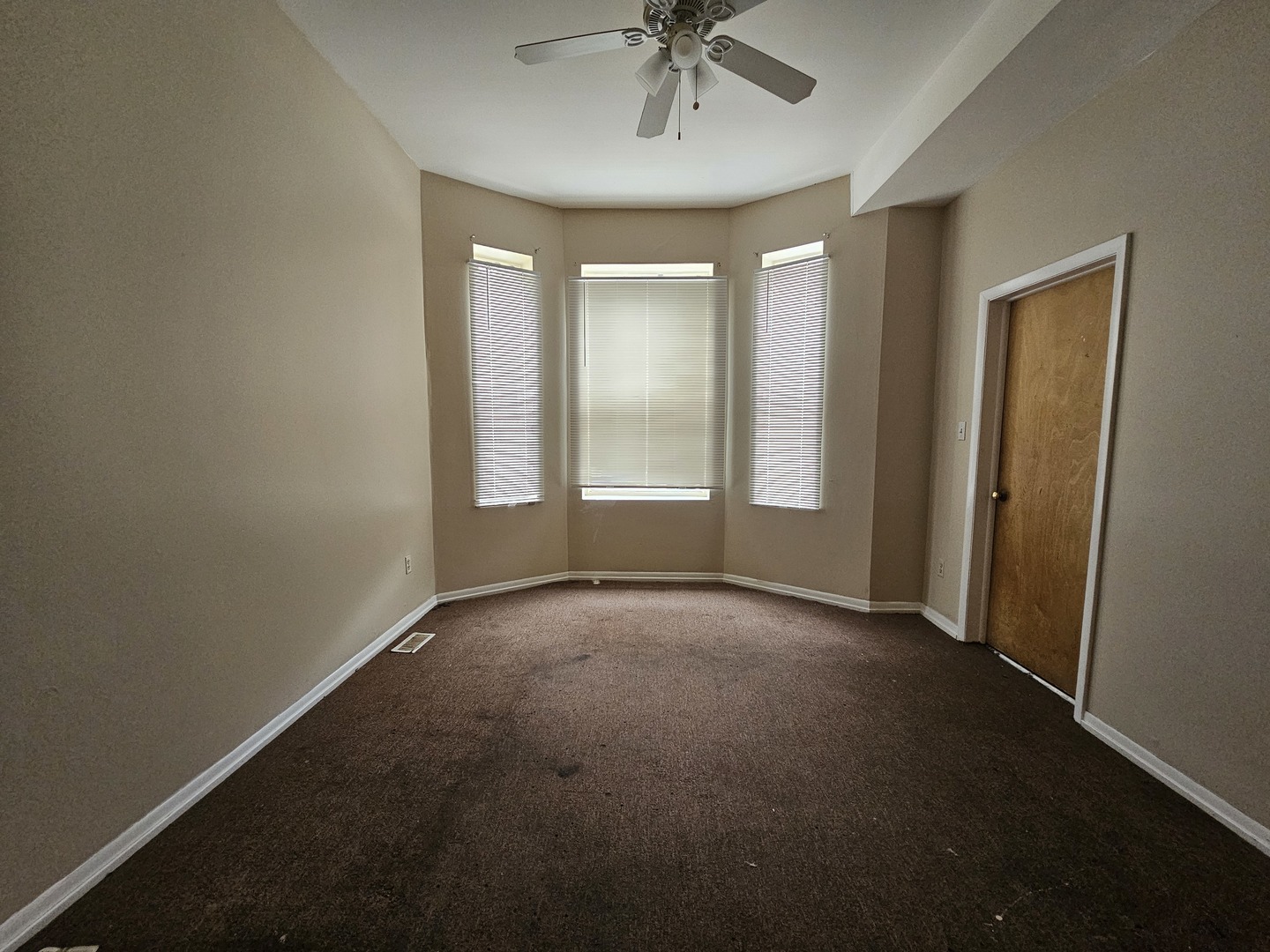 8813 S Buffalo Avenue, Chicago, IL 60617