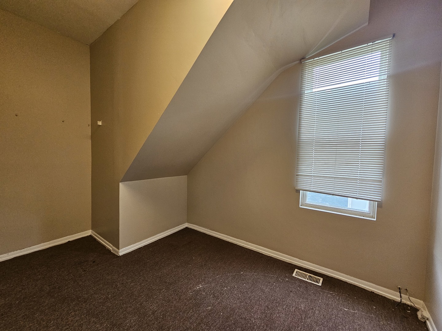 8813 S Buffalo Avenue, Chicago, IL 60617
